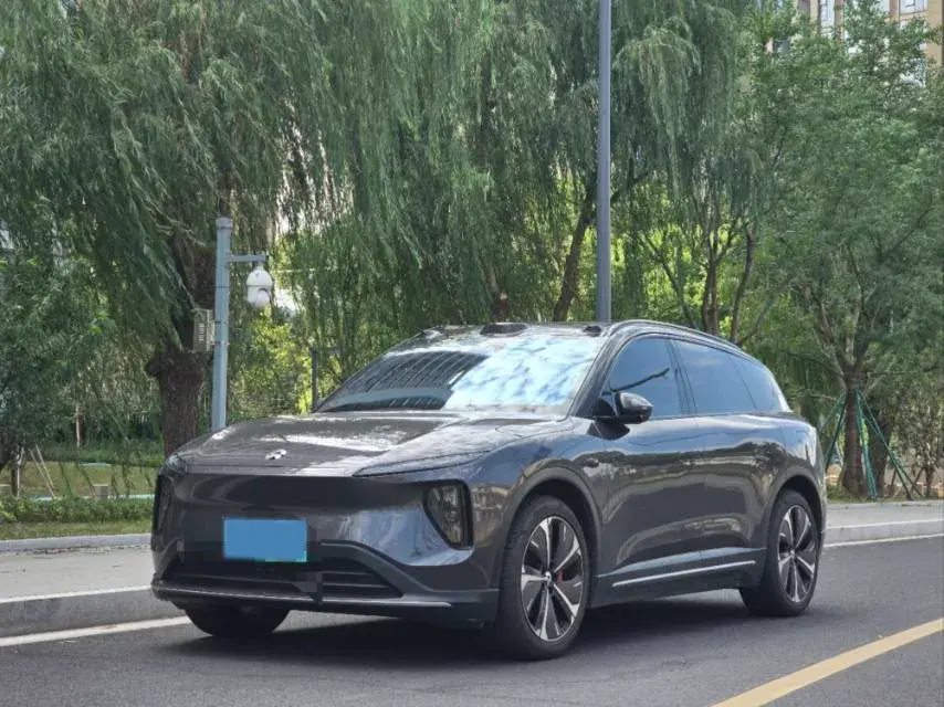 2023 NIO ES6 view 1