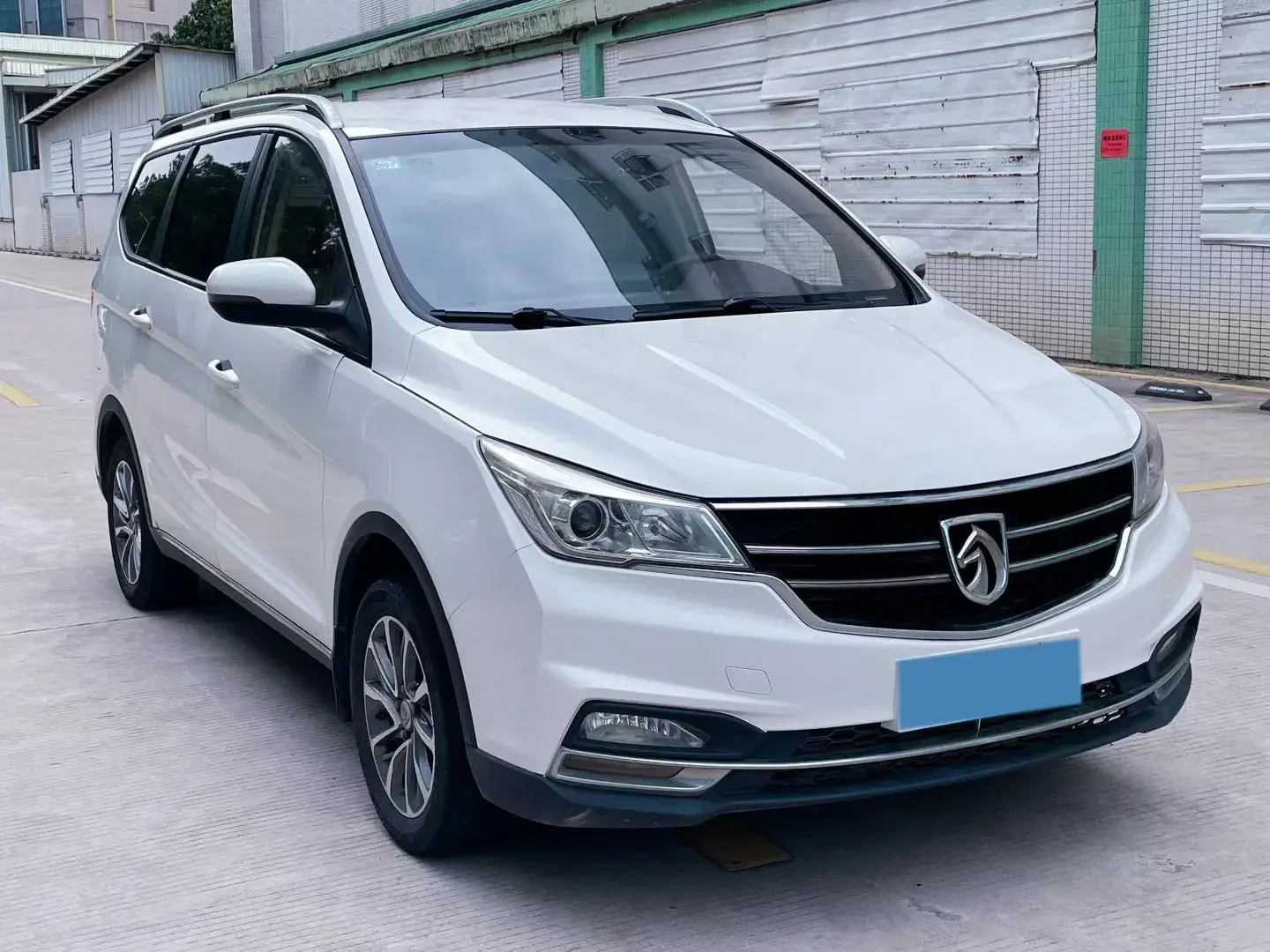2017 BAOJUN 730 thumbnail 3
