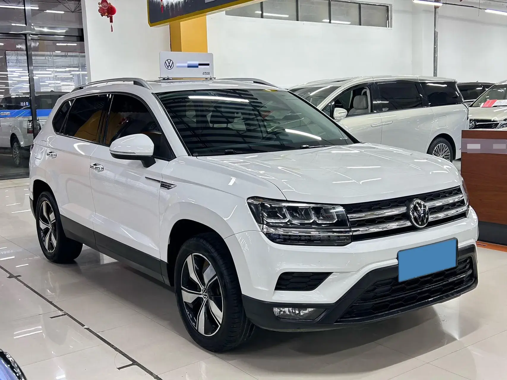 2021 VOLKSWAGEN THARU thumbnail 3