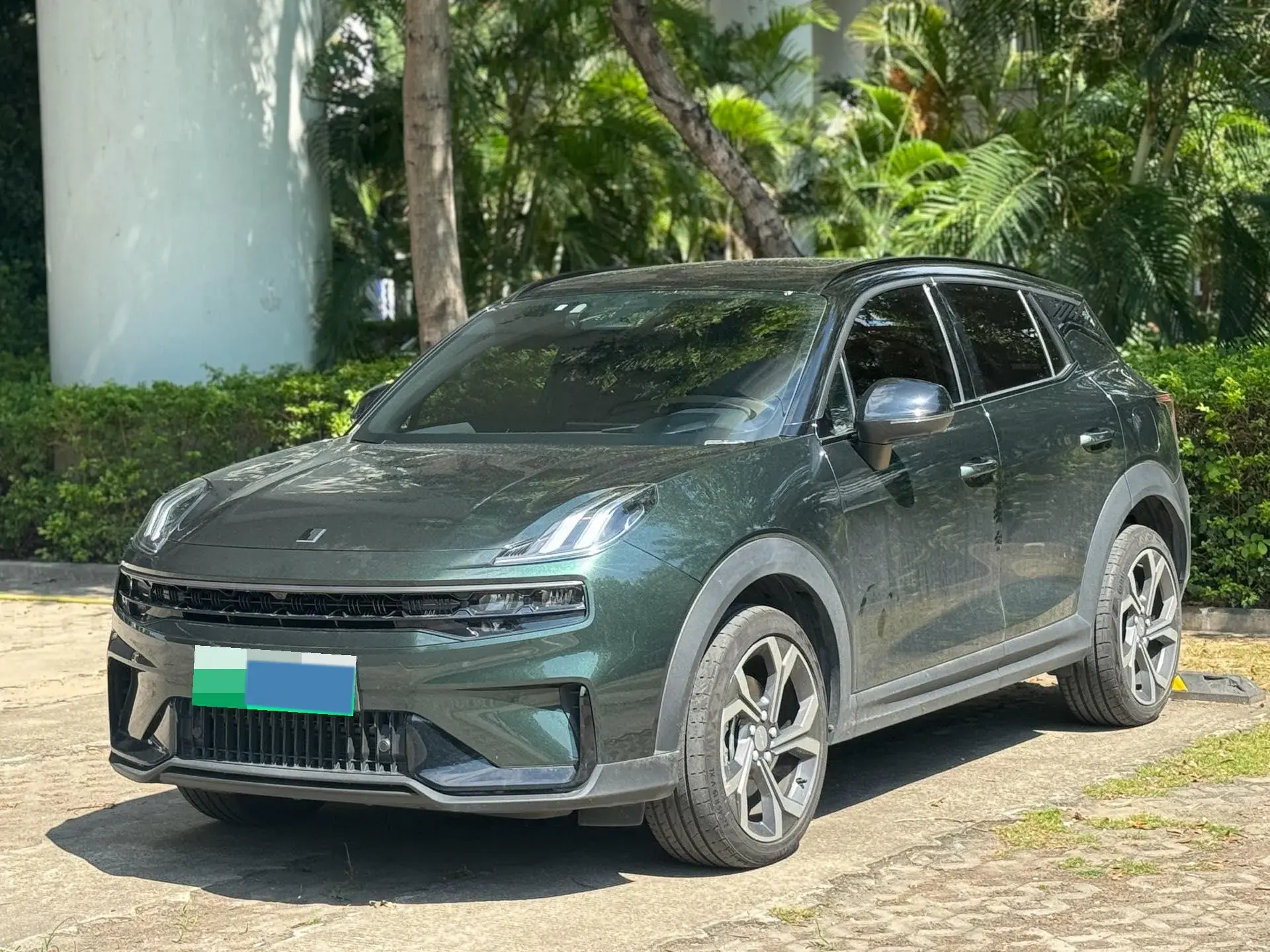 2023 LYNK&CO 06 view 1