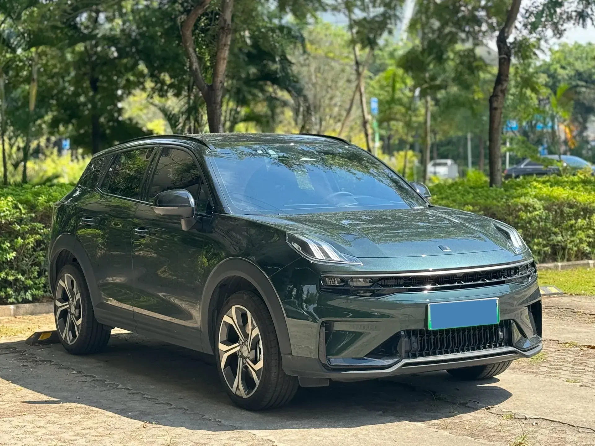 2023 LYNK&CO 06 thumbnail 3