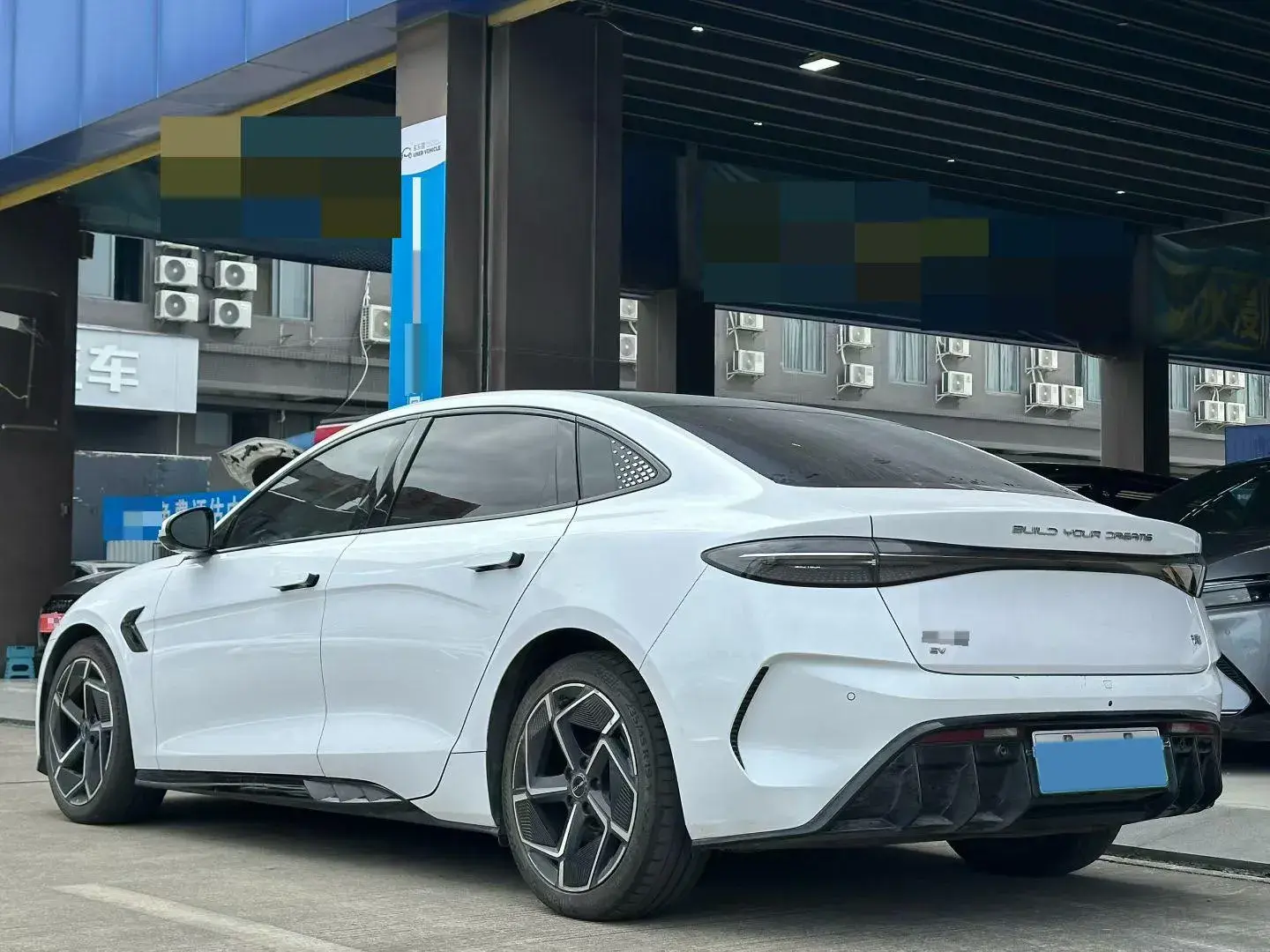 2022 BYD SEAL thumbnail 2