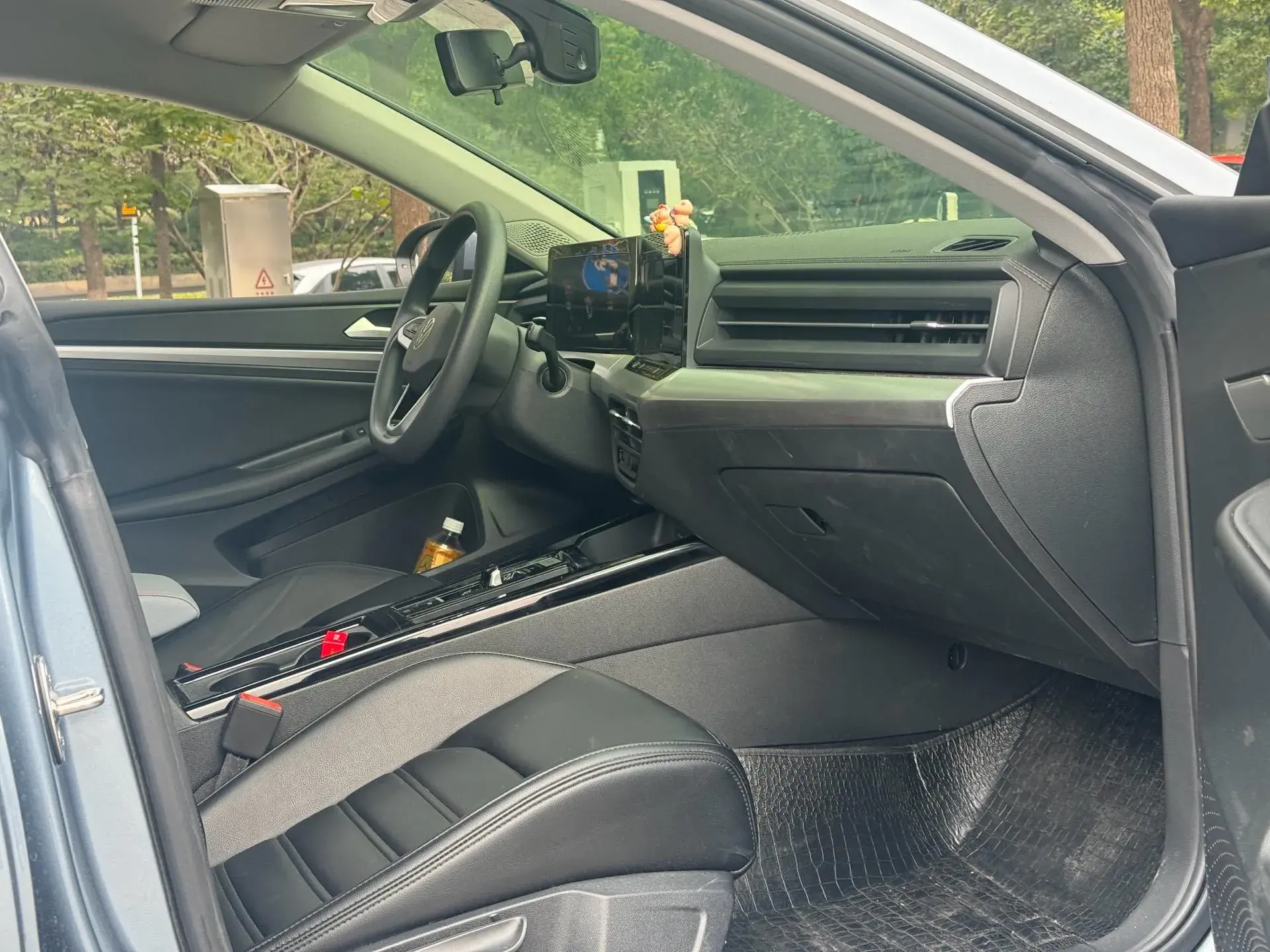 2022 VOLKSWAGEN LAMANDO thumbnail 4