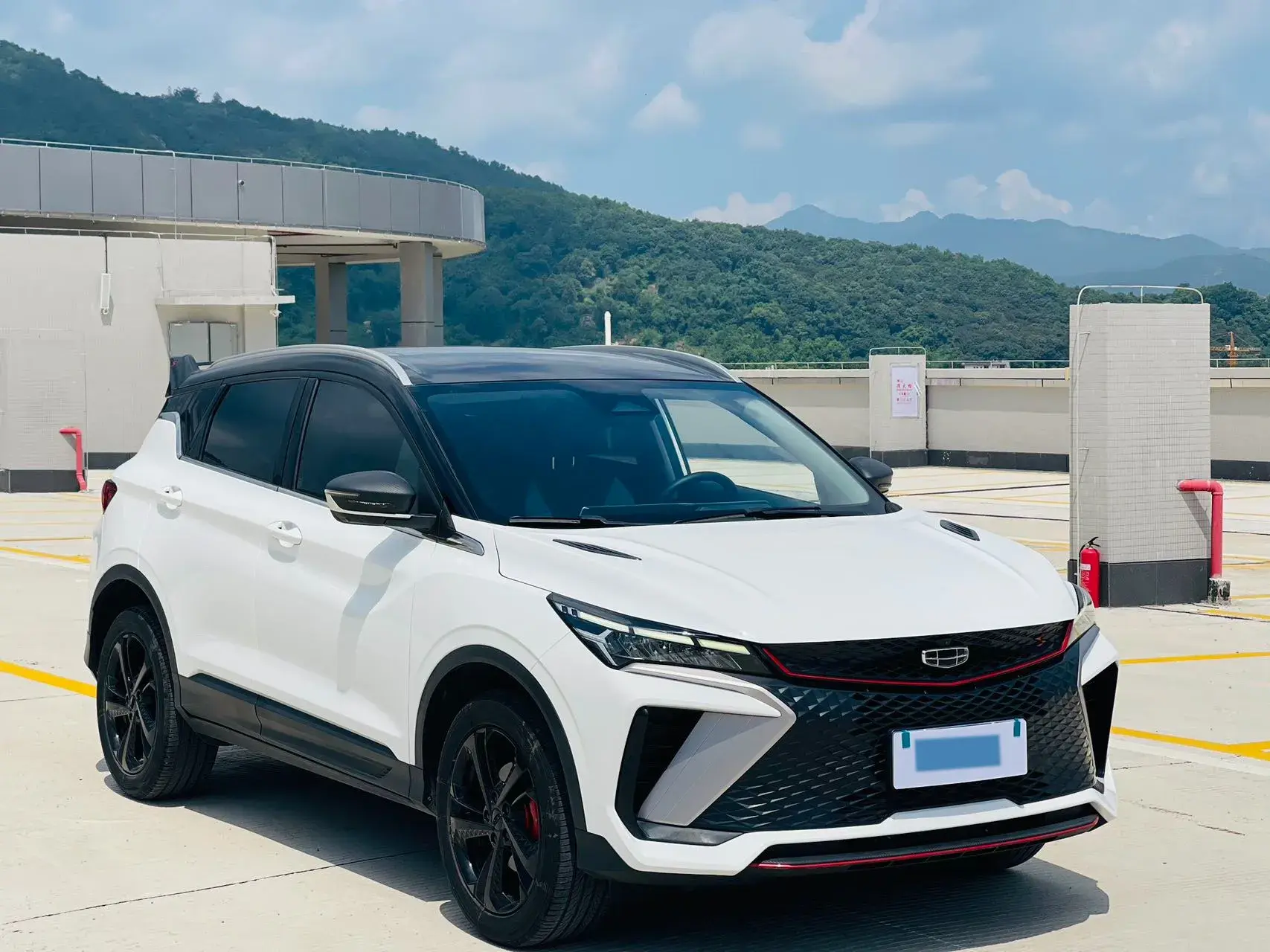 2022 GEELY COOLRAY thumbnail 3