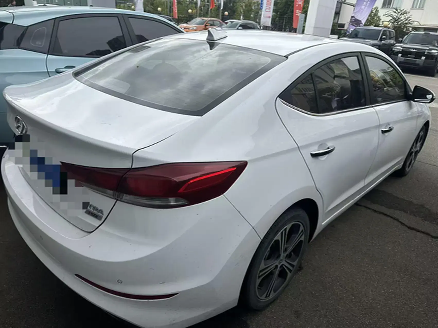 2018 HYUNDAI ELANTRA thumbnail 4