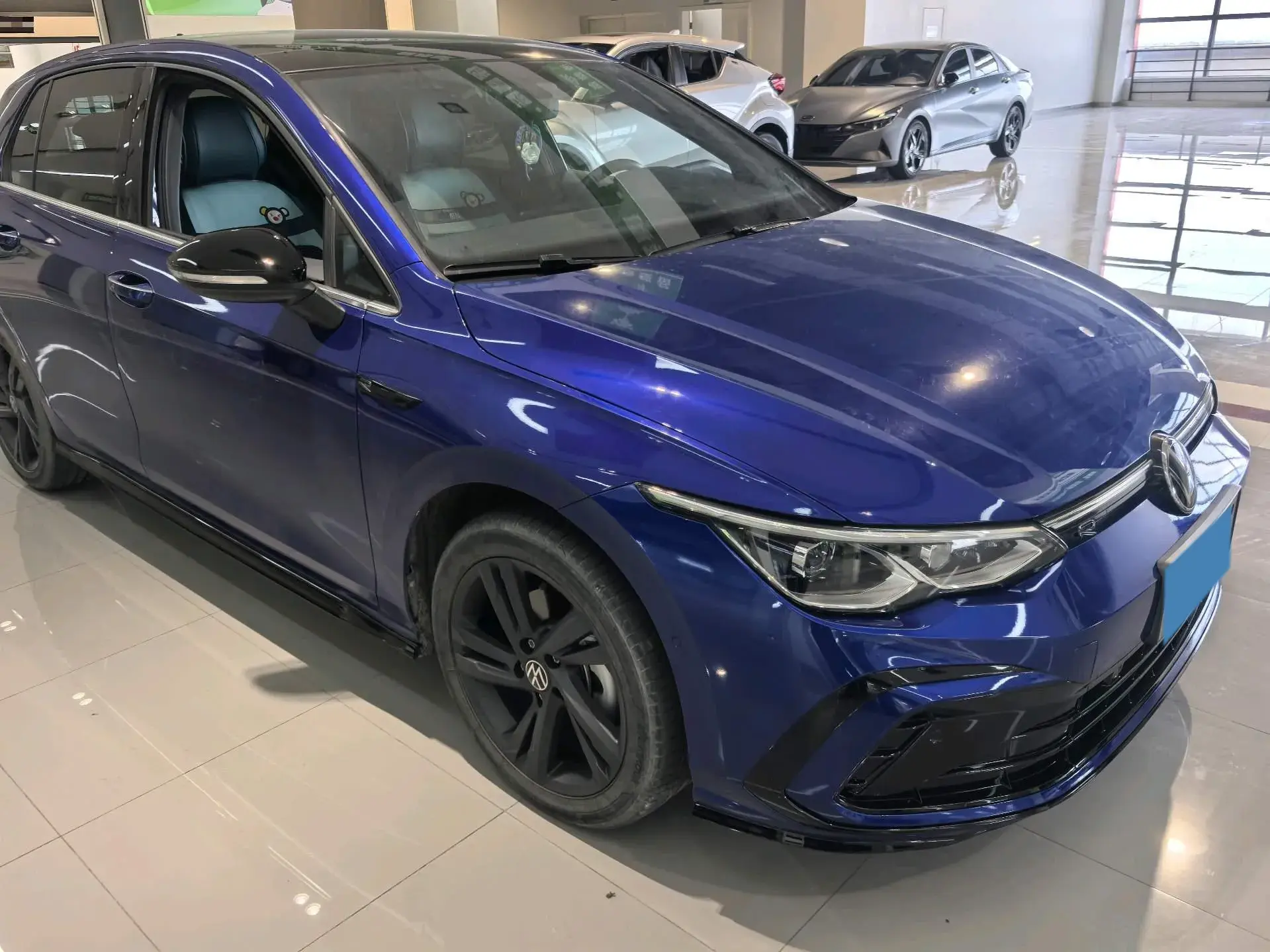 2023 VOLKSWAGEN GOLF thumbnail 3