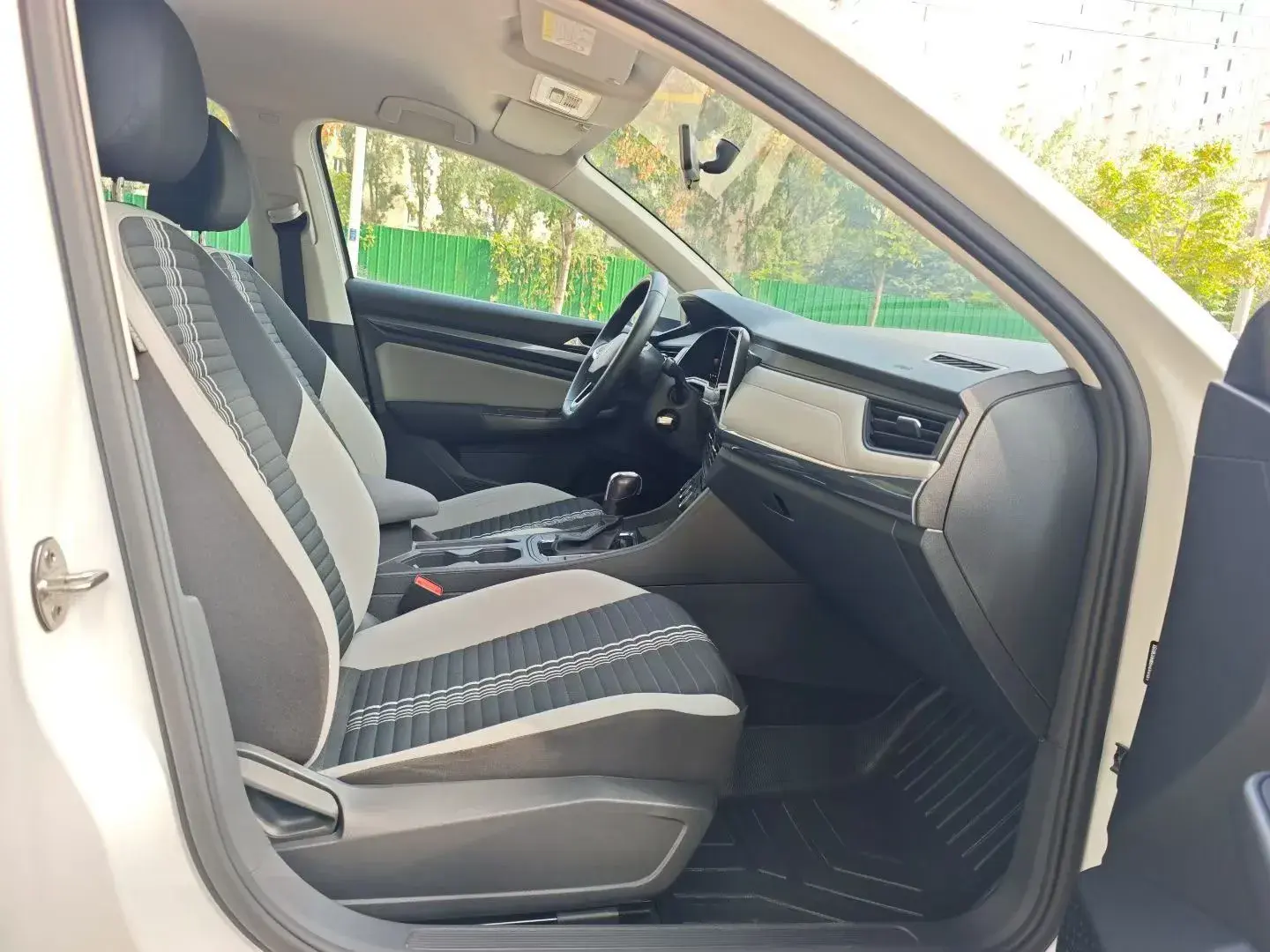 2023 VOLKSWAGEN BORA thumbnail 4