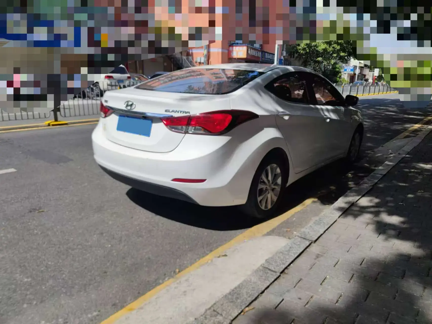 2016 HYUNDAI ELANTRA thumbnail 3
