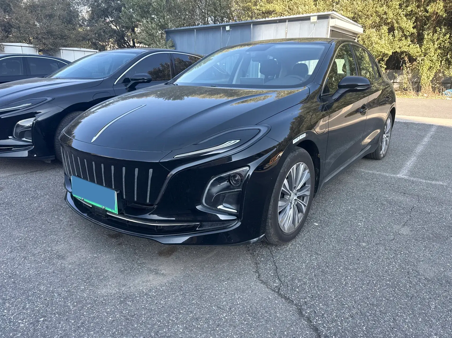 2023 HONGQI E-QM5 view 1