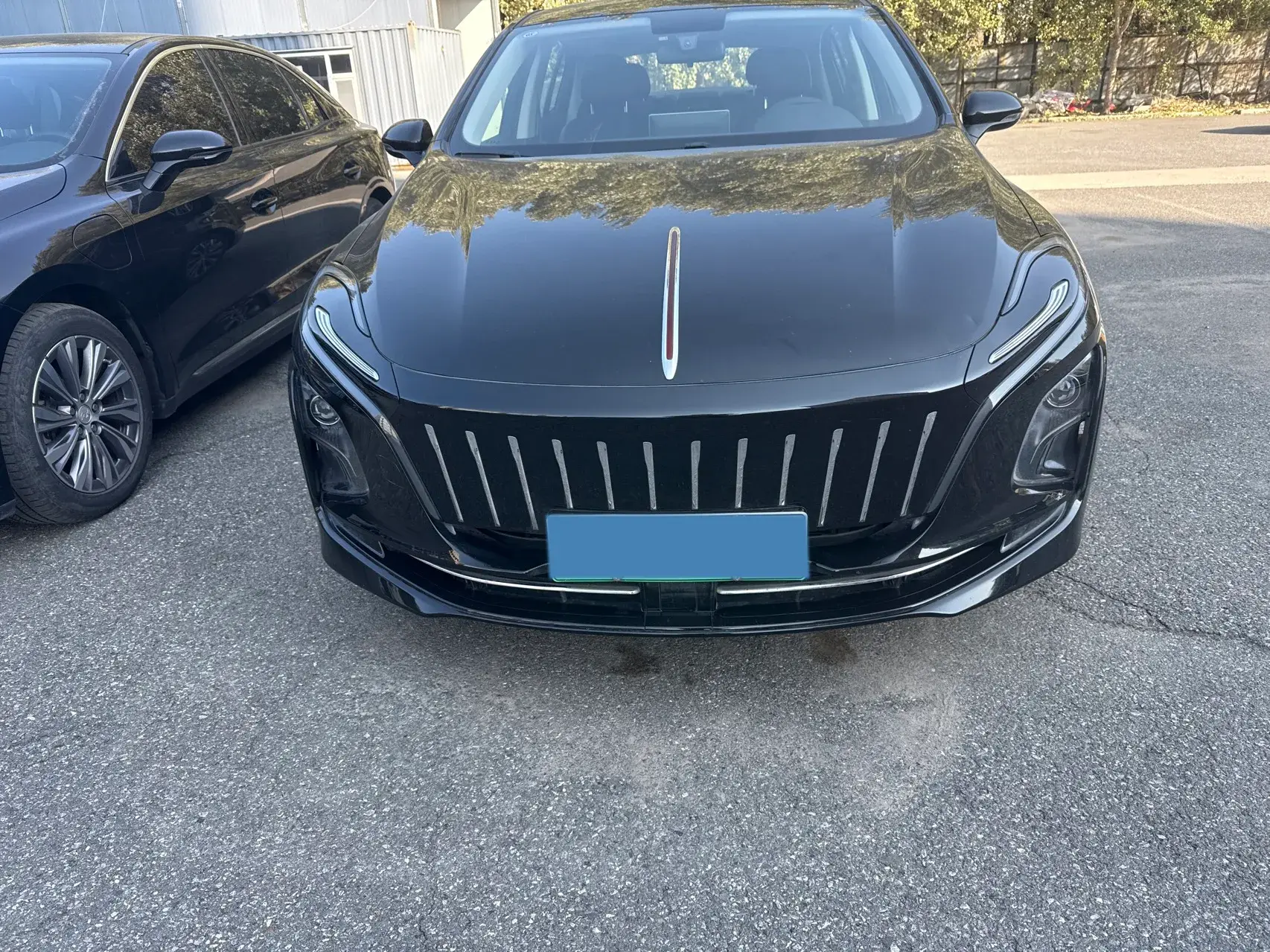 2023 HONGQI E-QM5 thumbnail 2