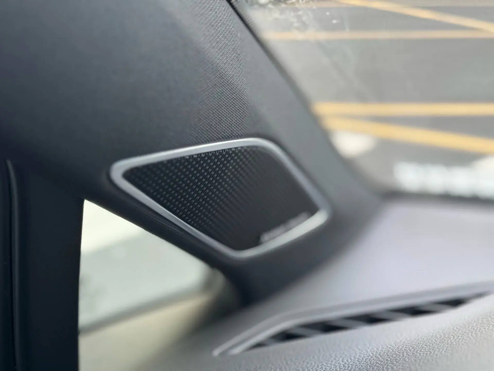 2021 VOLKSWAGEN GOLF thumbnail 3