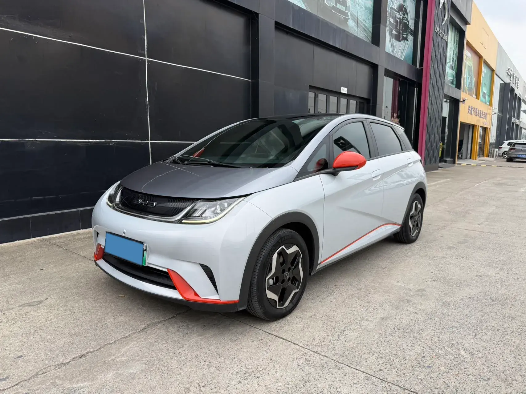 2021 BYD DOLPHIN view 1