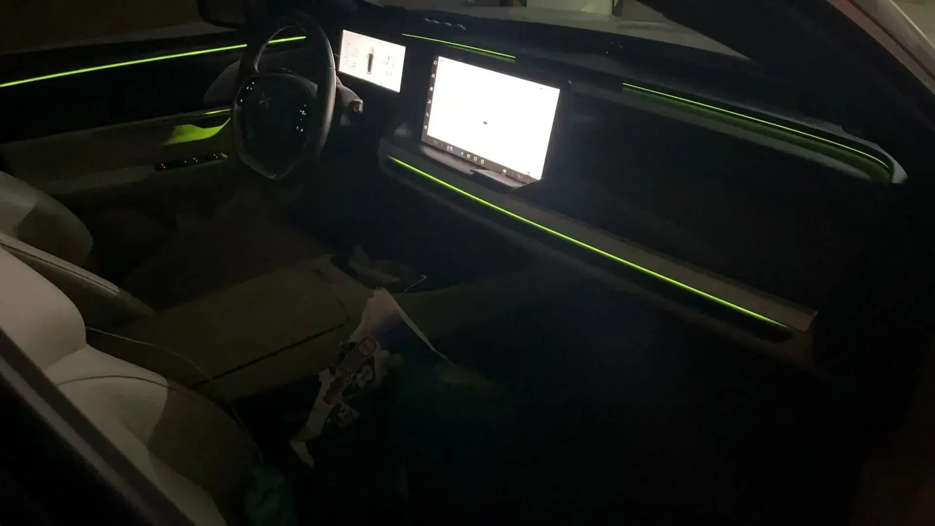 2020 XPENG P7 thumbnail 4