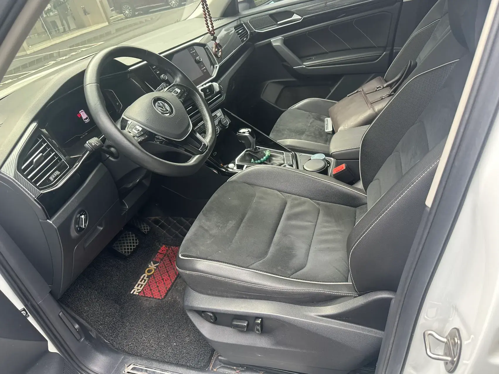 2019 VOLKSWAGEN TAYRON thumbnail 4