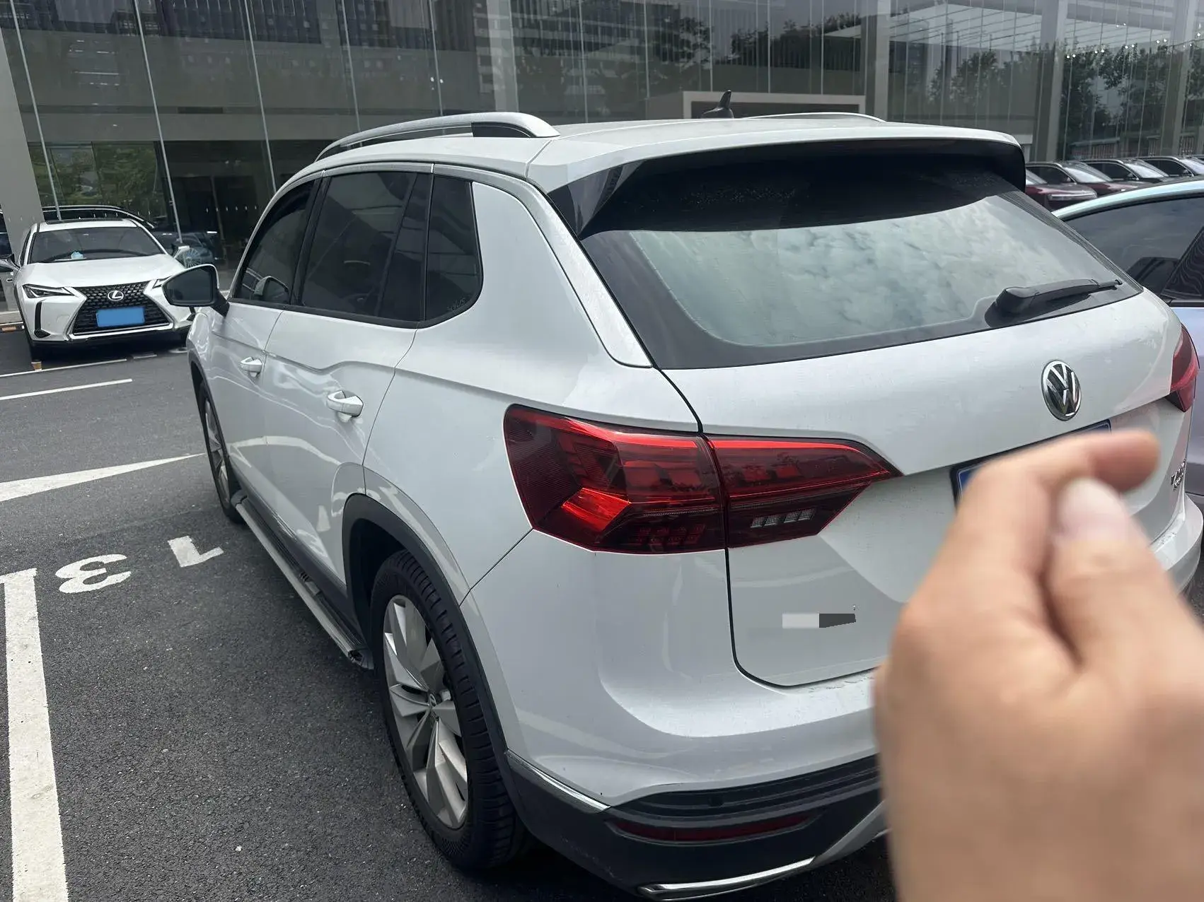 2019 VOLKSWAGEN TAYRON thumbnail 2