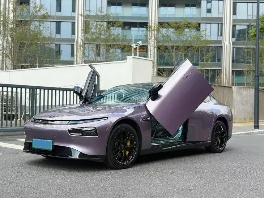 2023 XPENG P7 view 1