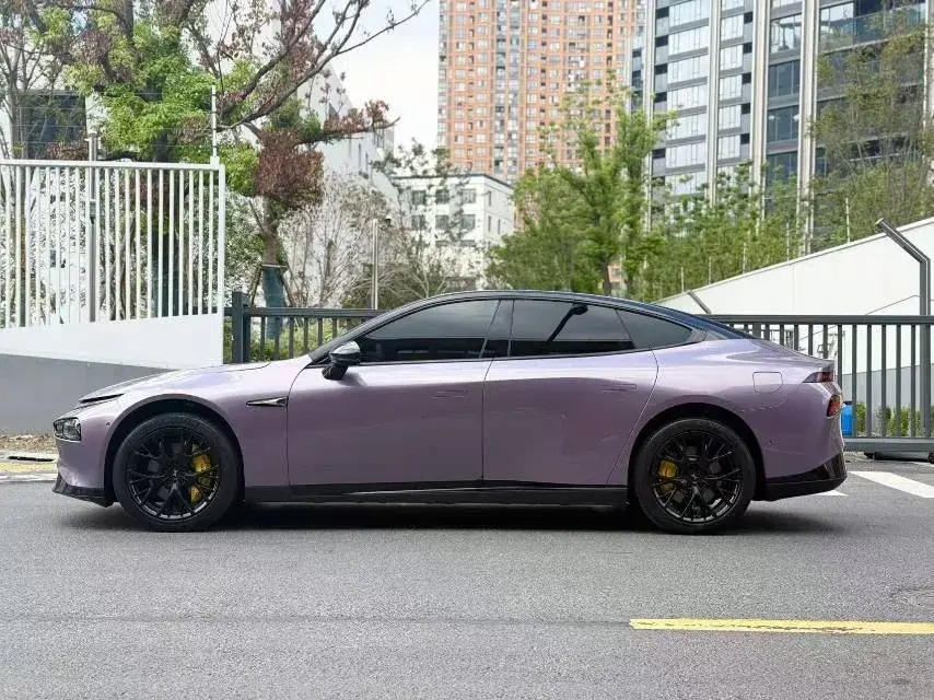 2023 XPENG P7 thumbnail 3