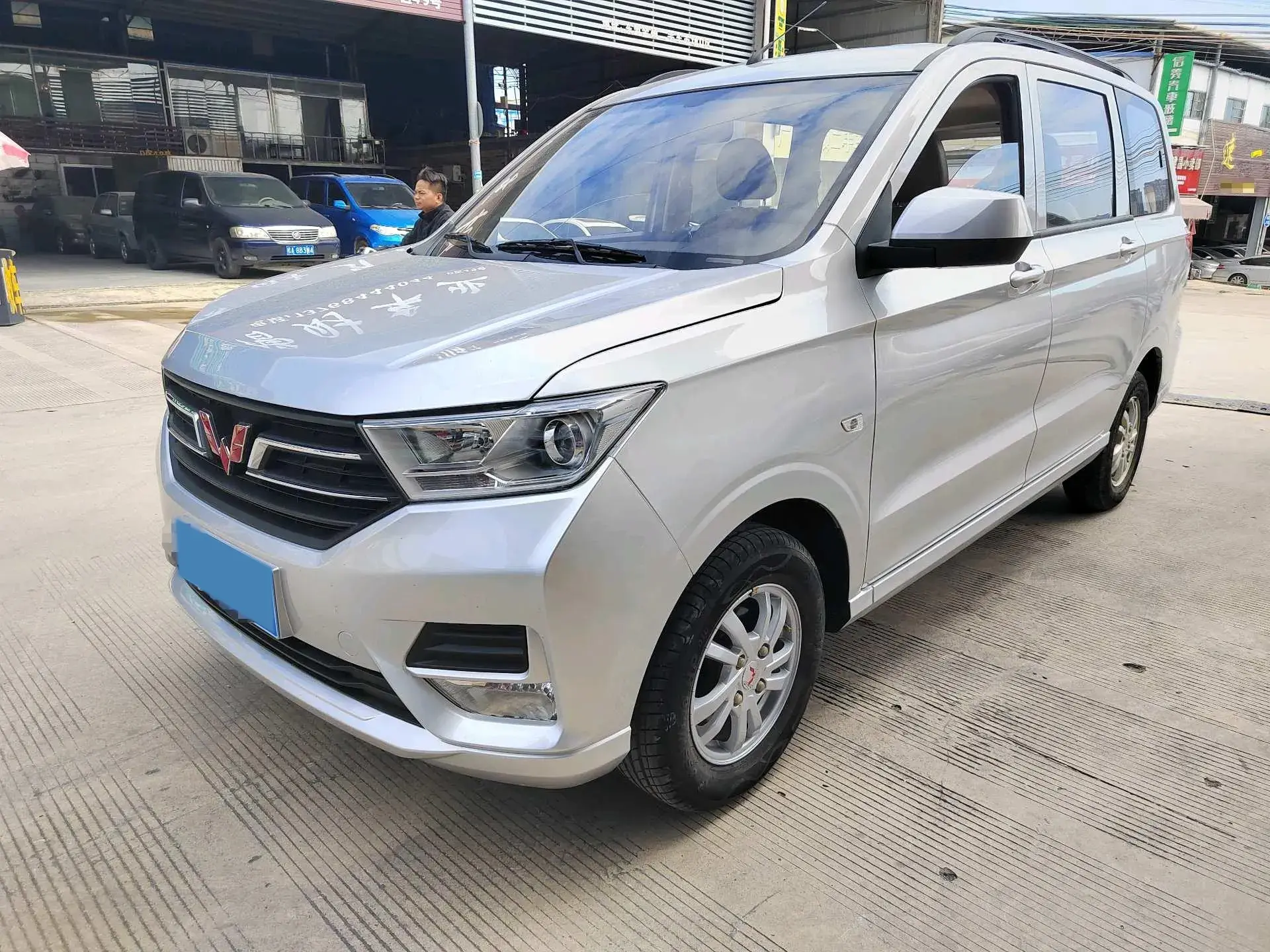2019 WULING HONGGUANG view 1