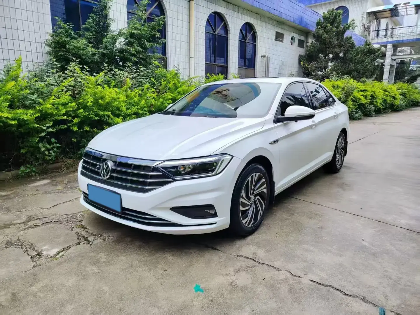 2021 VOLKSWAGEN SAGITAR view 1