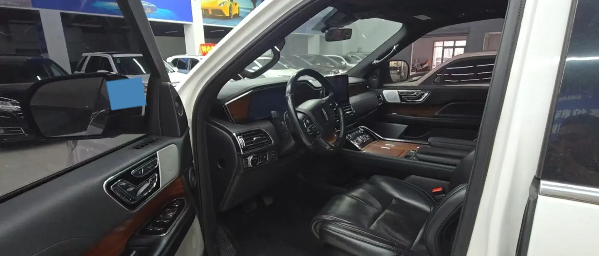 2019 LINCOLN NAVIGATOR thumbnail 3