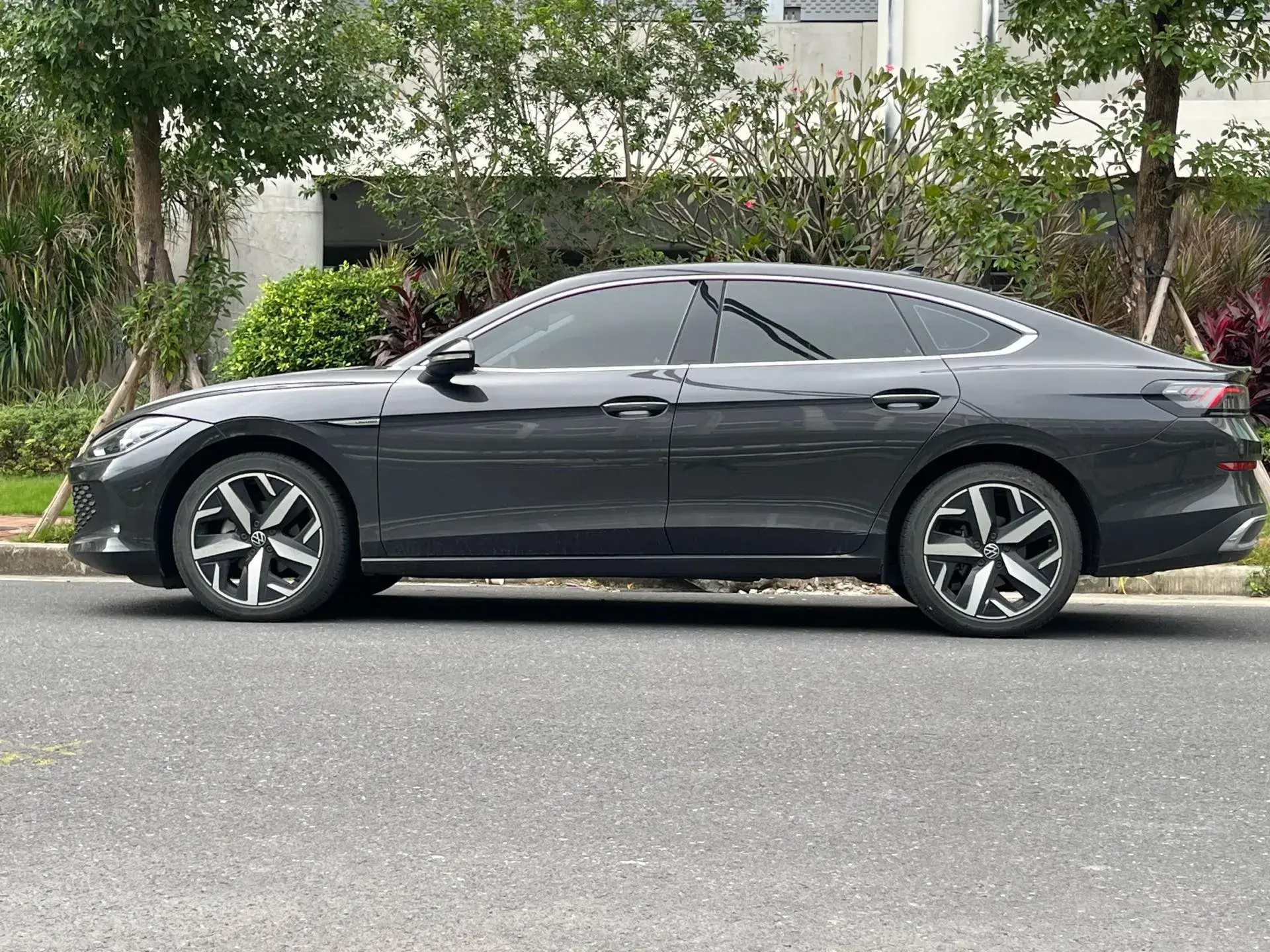 2023 VOLKSWAGEN LAMANDO thumbnail 4