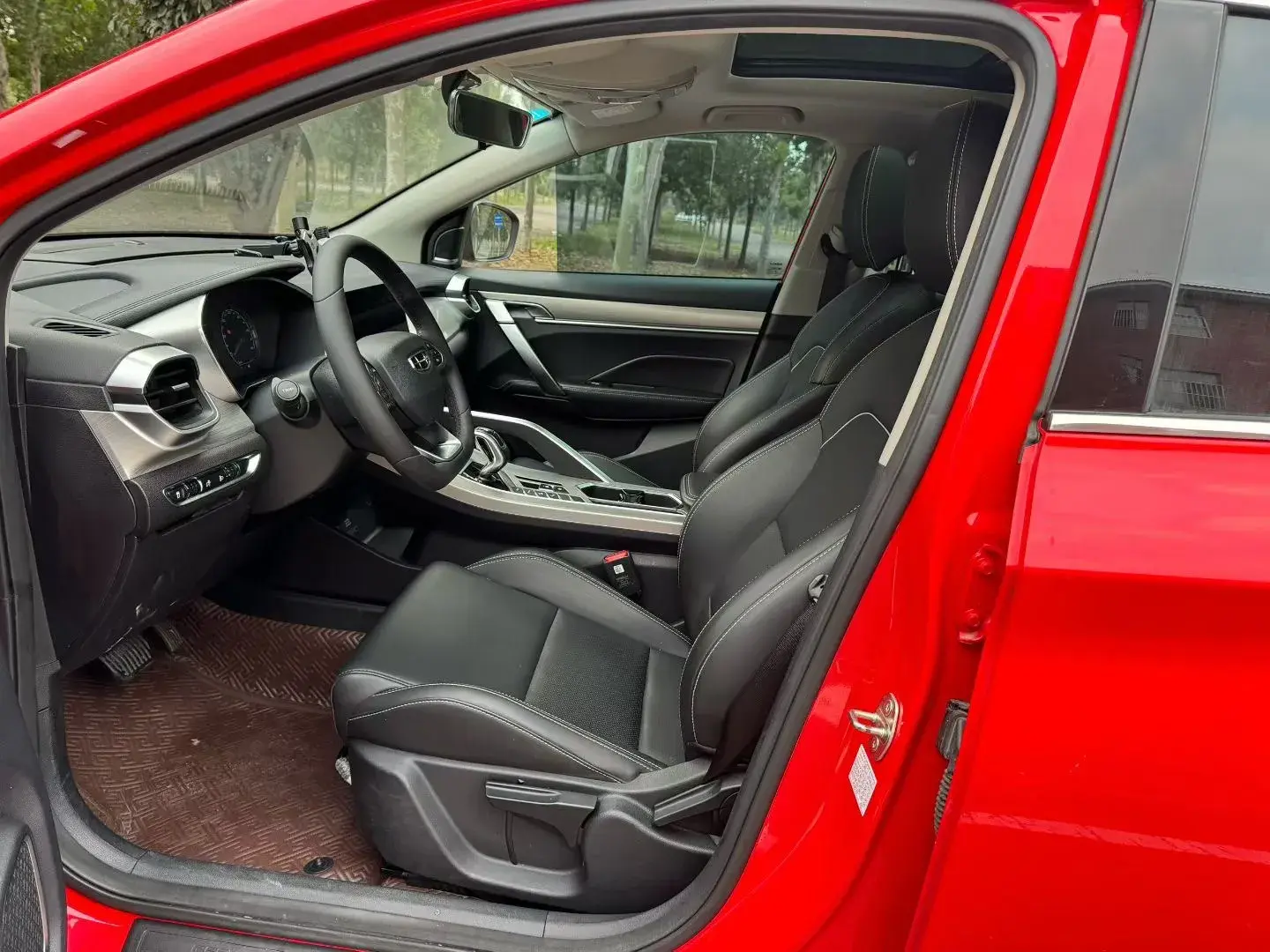 2019 GEELY COOLRAY thumbnail 4