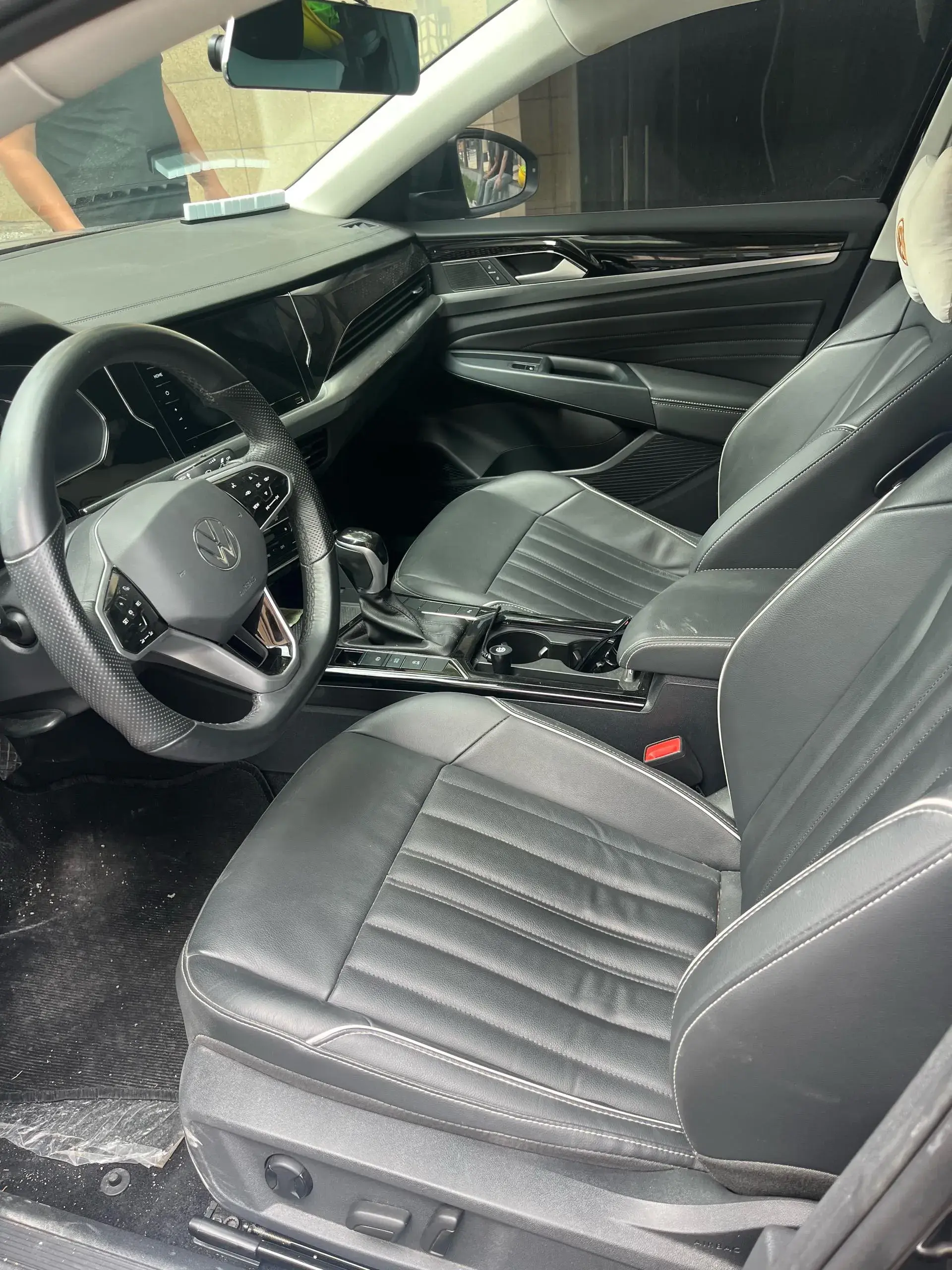 2022 VOLKSWAGEN PASSAT thumbnail 2