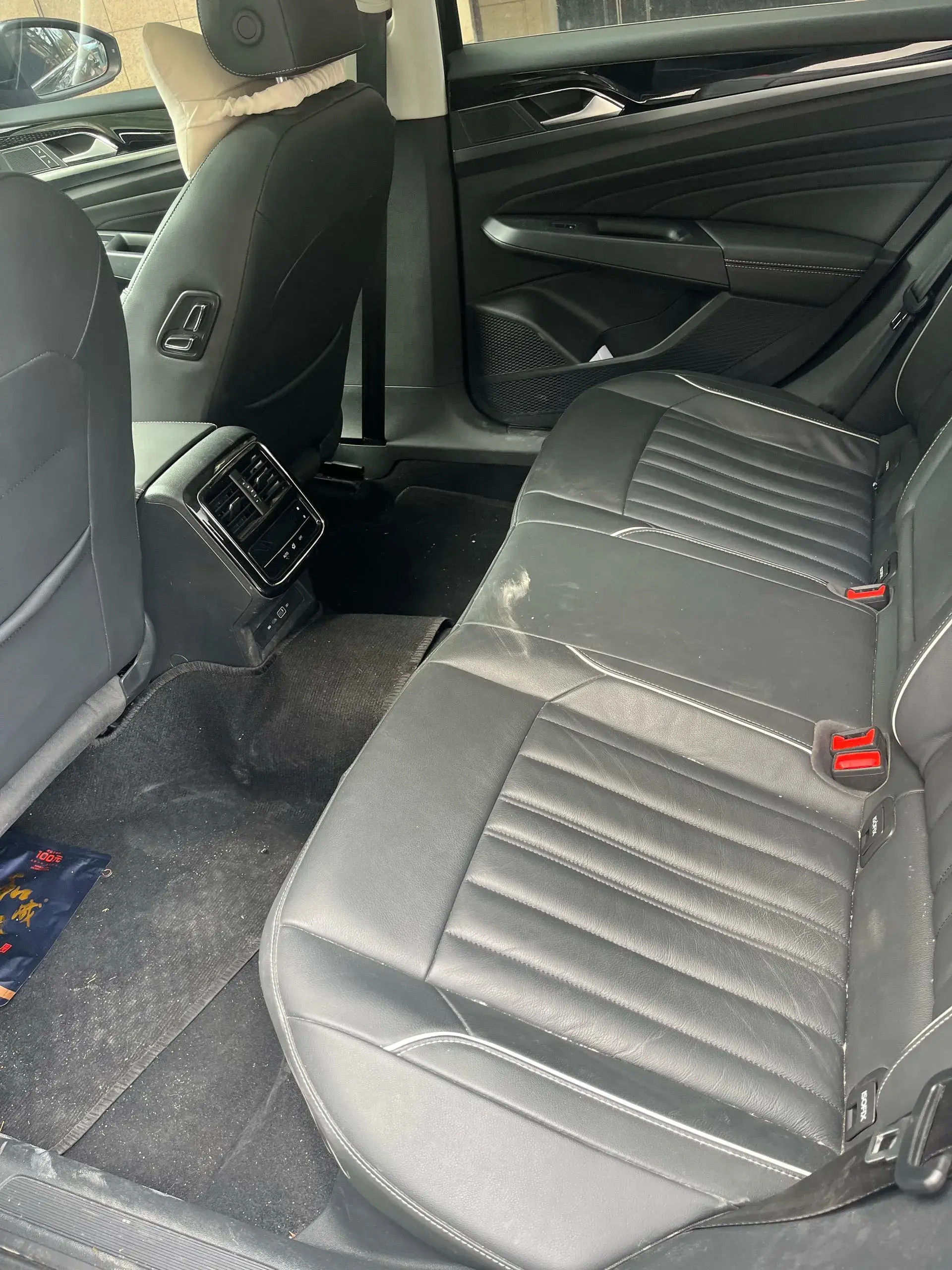 2022 VOLKSWAGEN PASSAT thumbnail 3