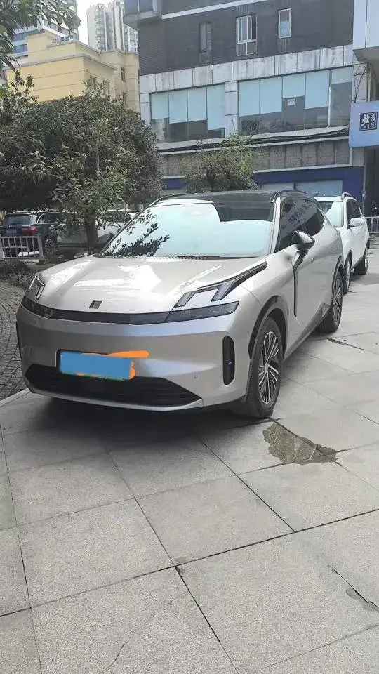 2023 LYNK&CO 08 view 1