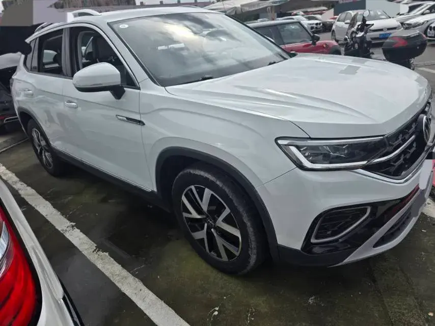 2023 VOLKSWAGEN TAYRON thumbnail 3