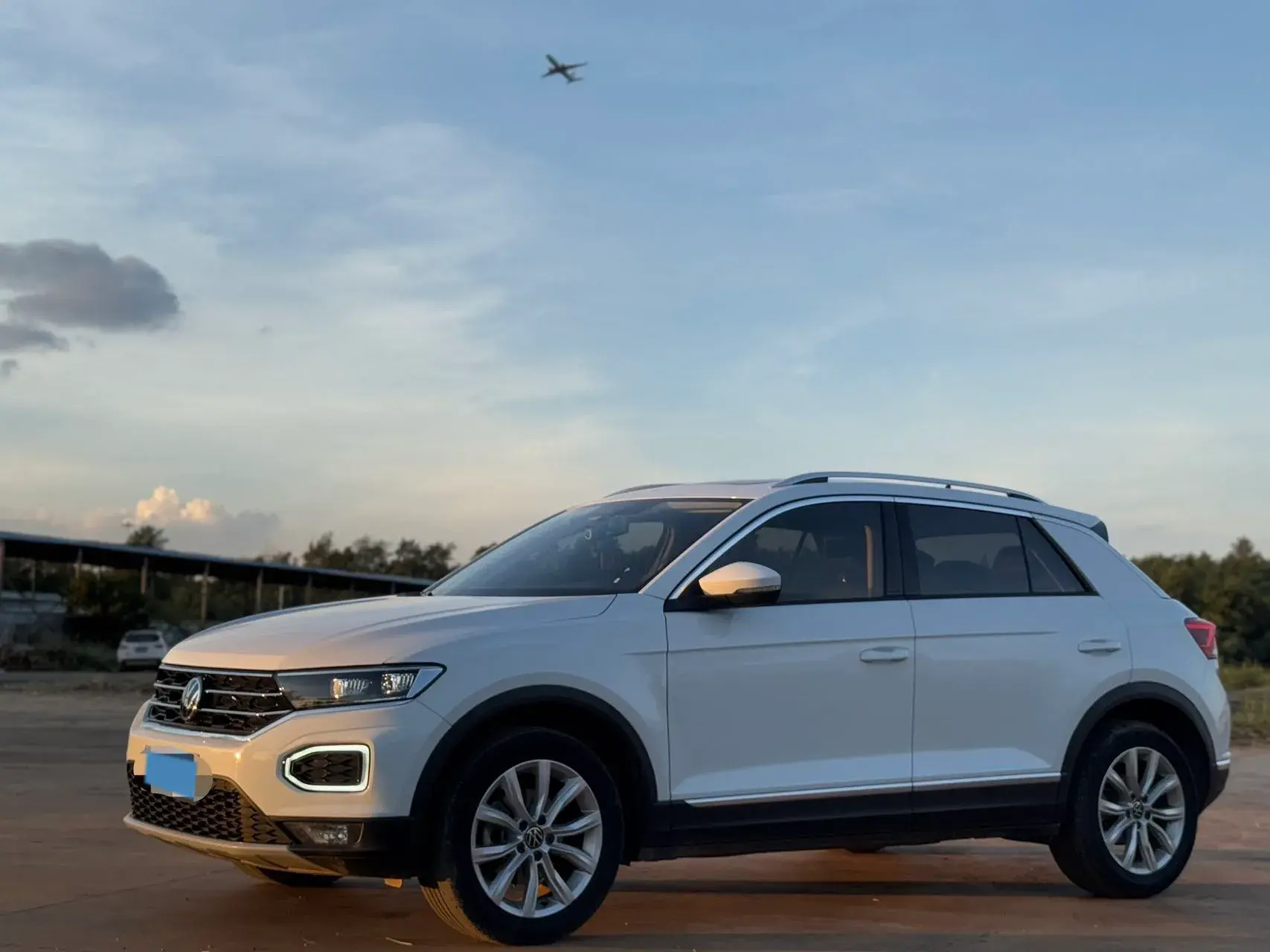 2021 VOLKSWAGEN T-ROC view 1