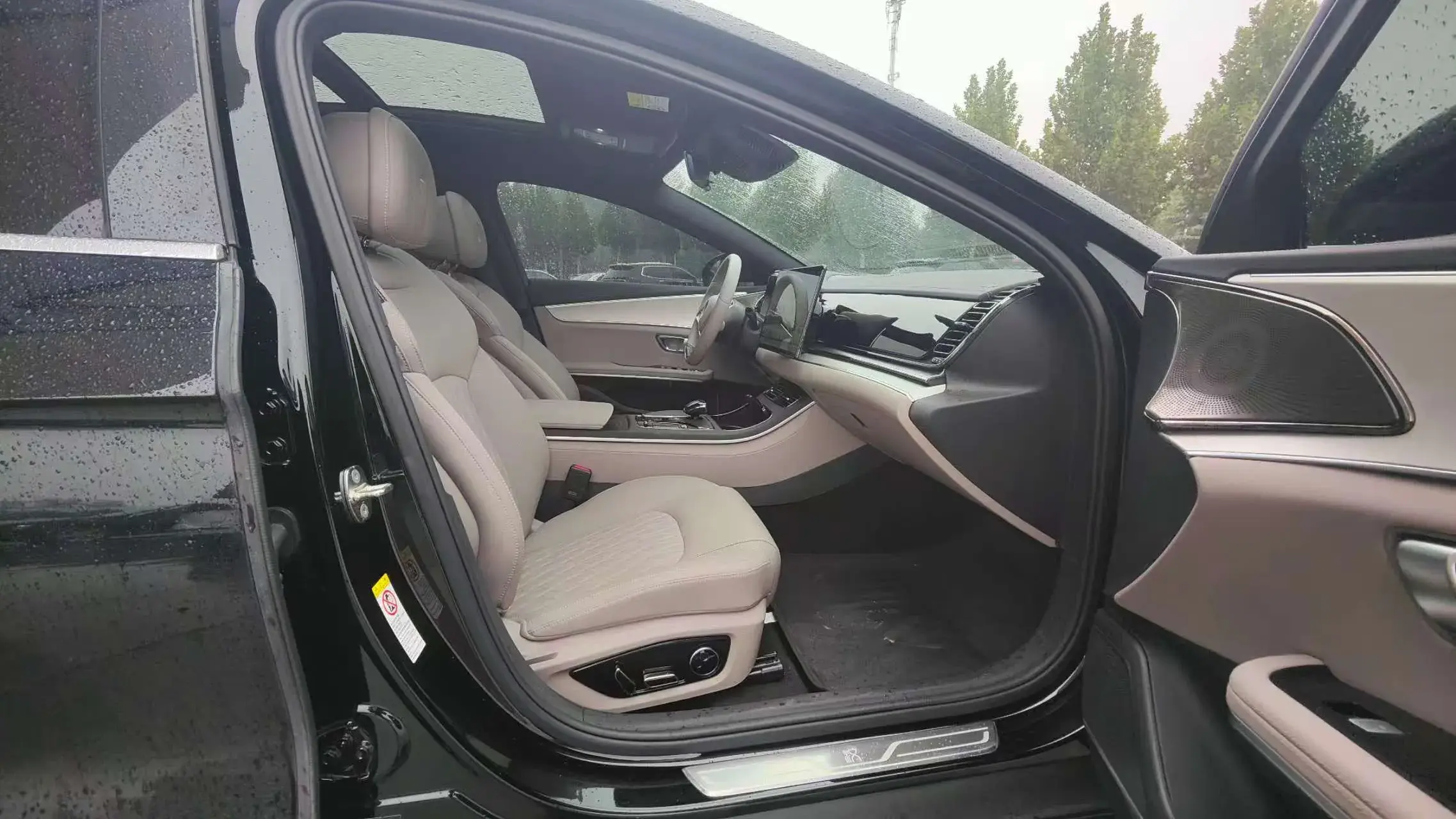 2024 BYD HAN thumbnail 4