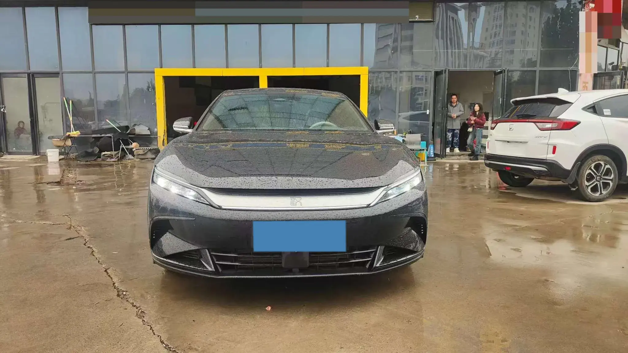 2024 BYD HAN thumbnail 3