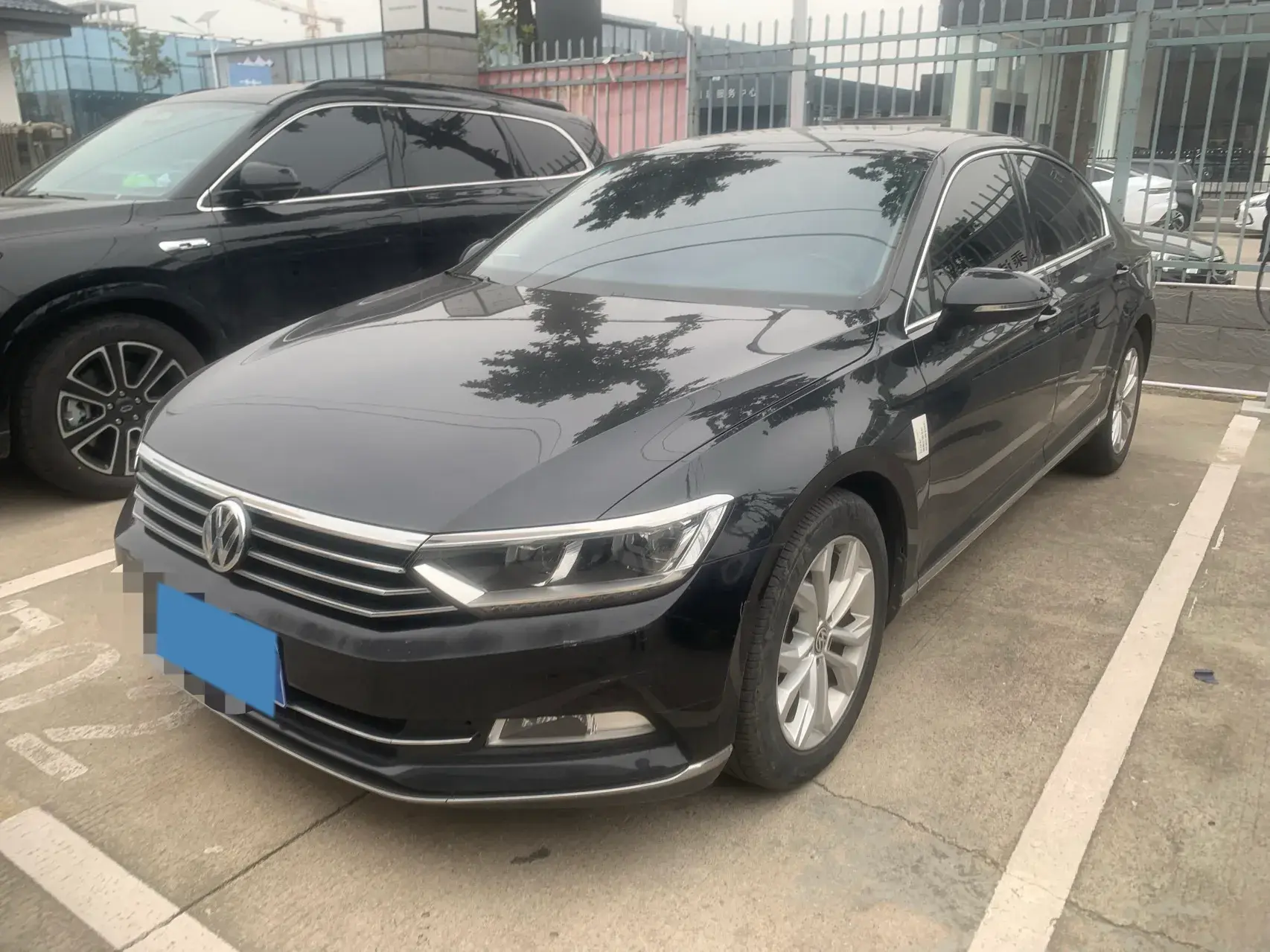 2019 VOLKSWAGEN MAGOTAN view 1