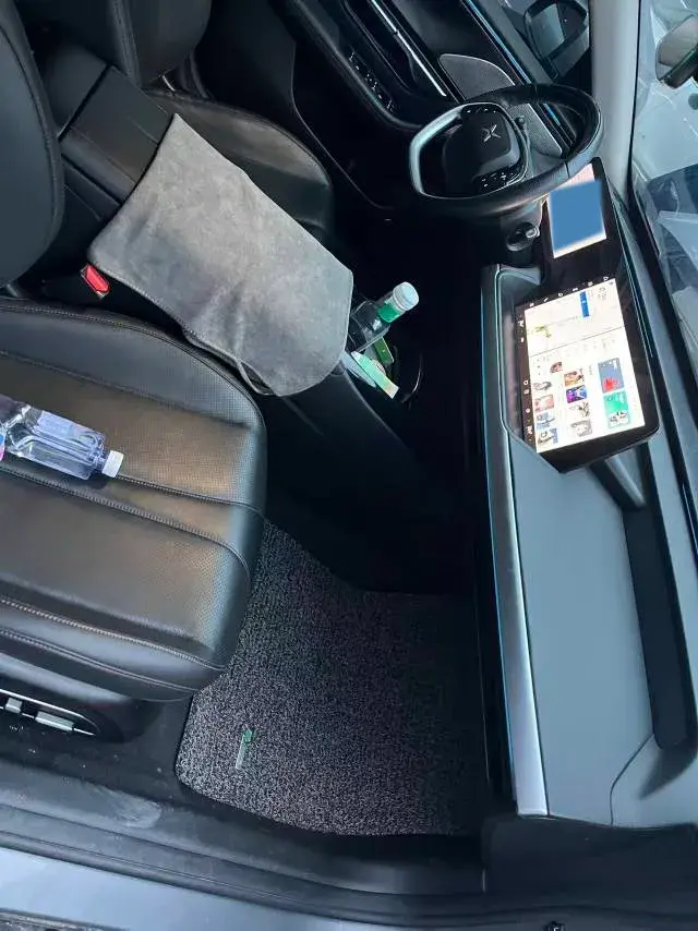 2020 XPENG P7 thumbnail 3