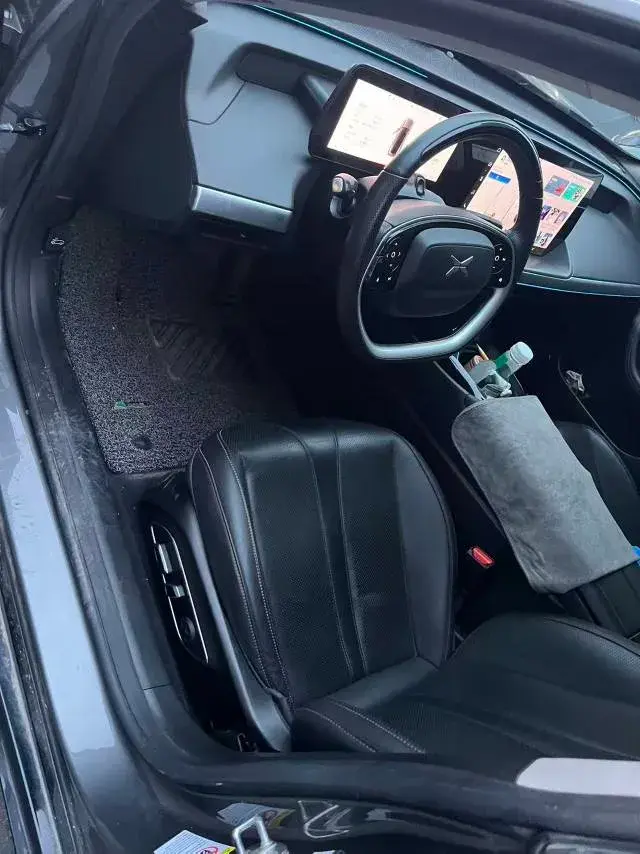 2020 XPENG P7 thumbnail 2