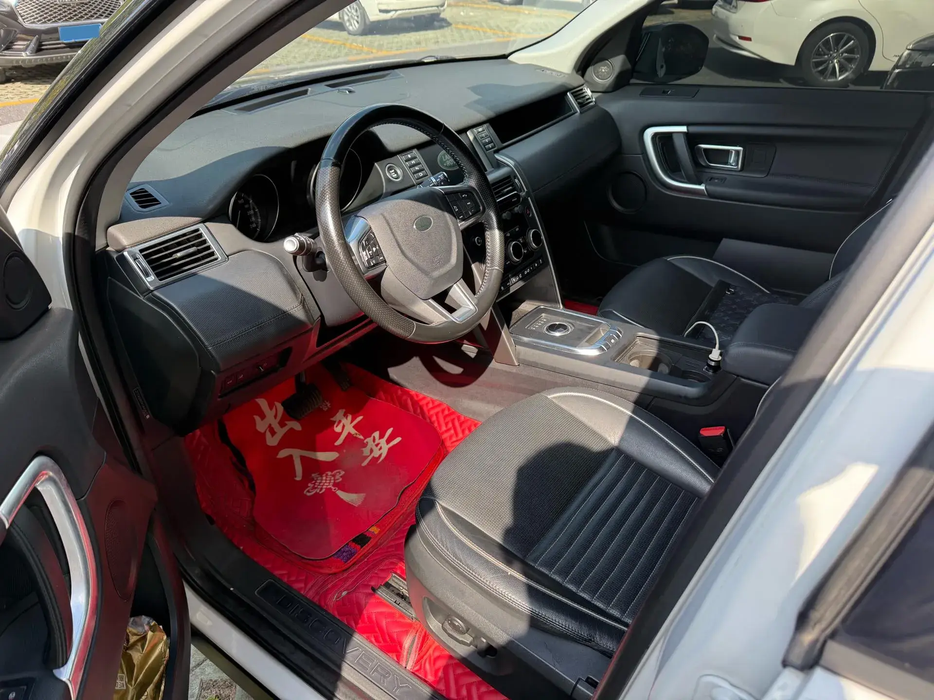 2019 LAND ROVER thumbnail 3