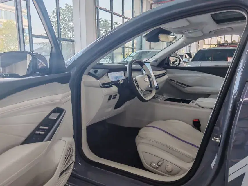 2024 GEELY PREFACE thumbnail 4