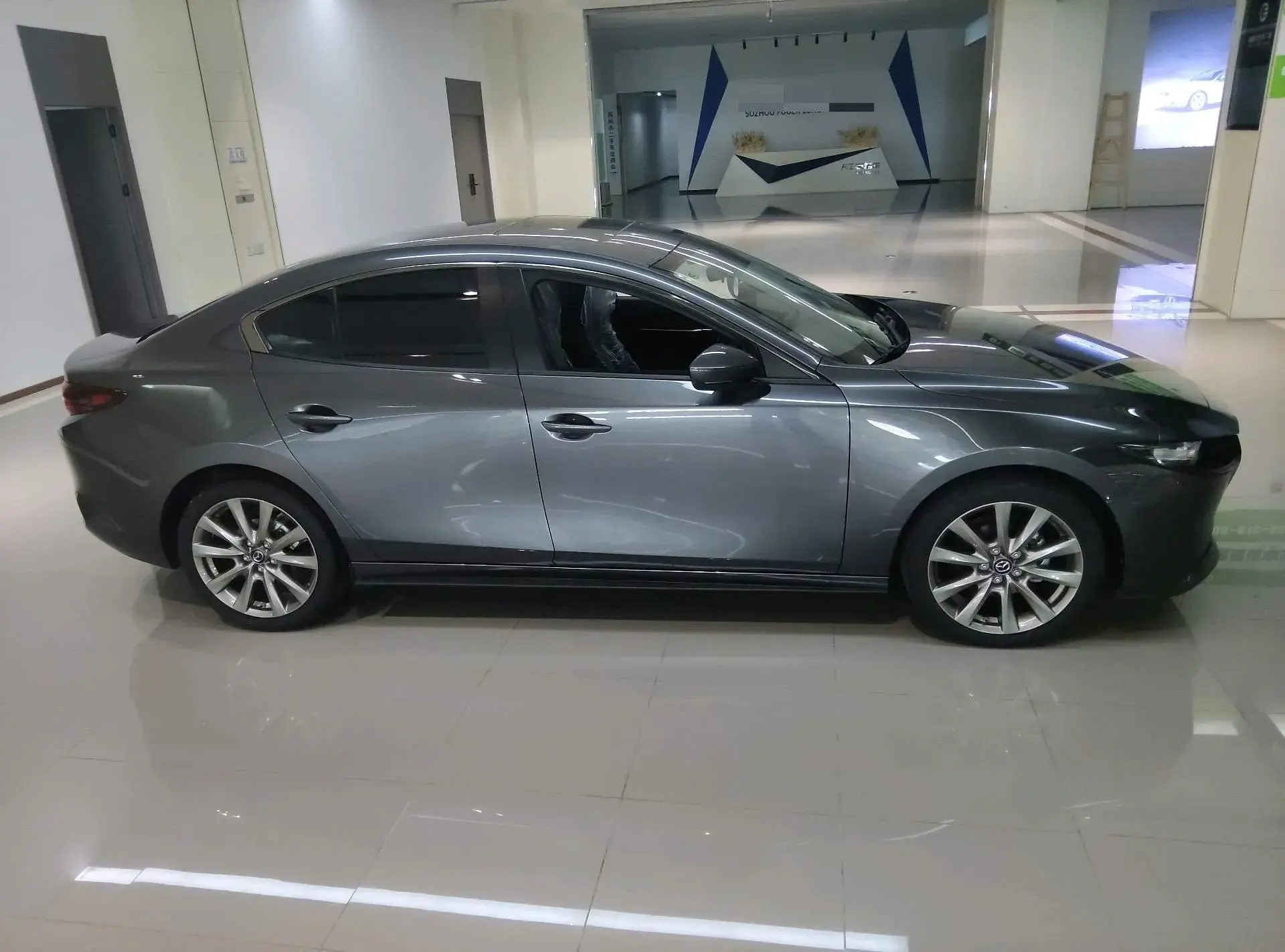 2021 MAZDA 3 thumbnail 2