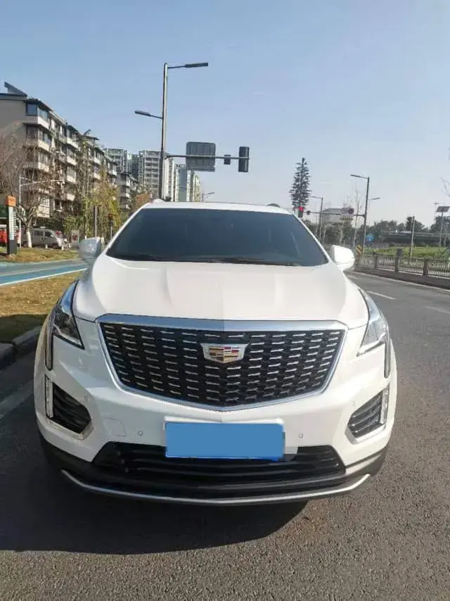 2022 CADILLAC XT5 thumbnail 3
