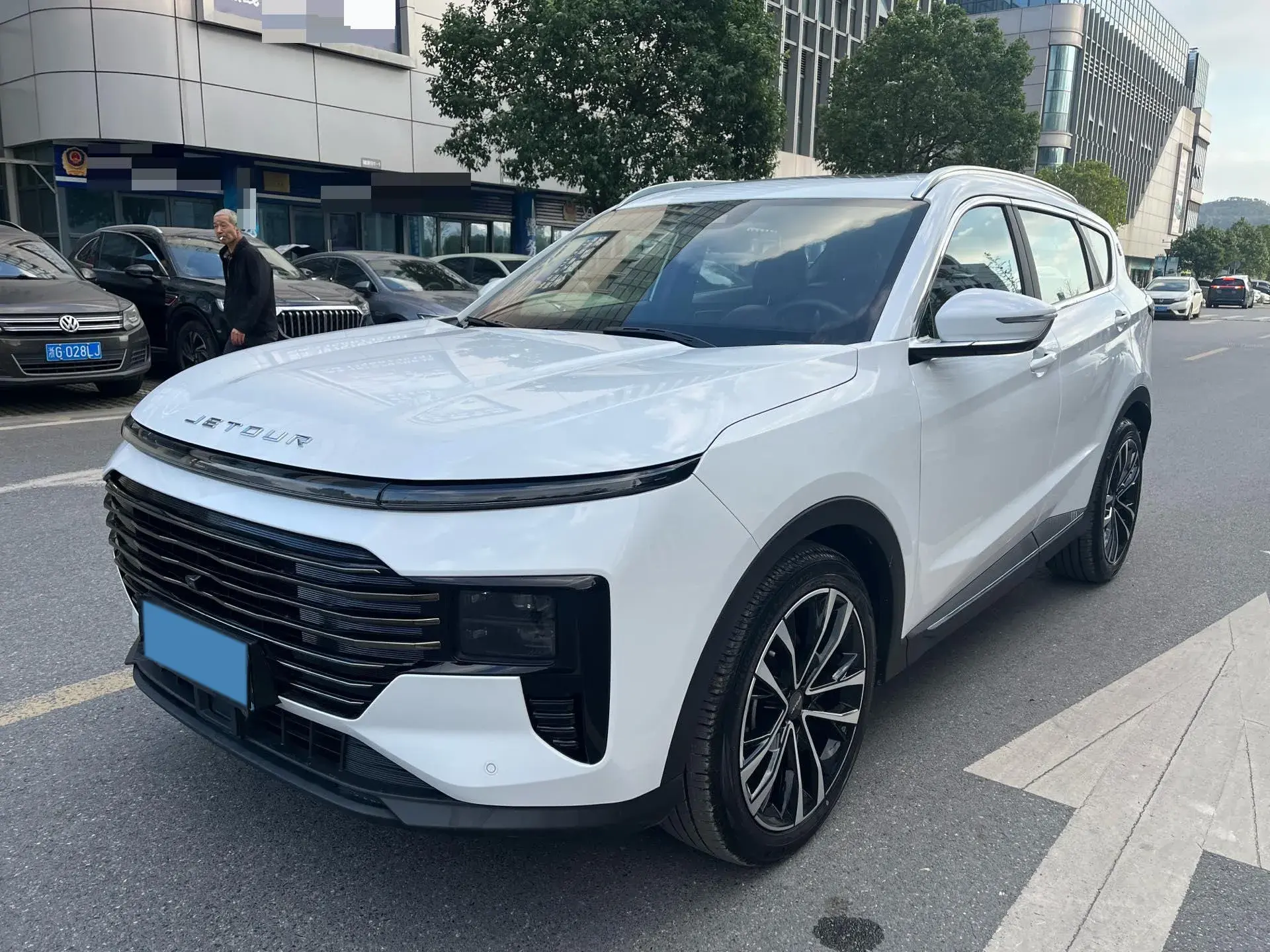 2025 JETOUR X70 view 1