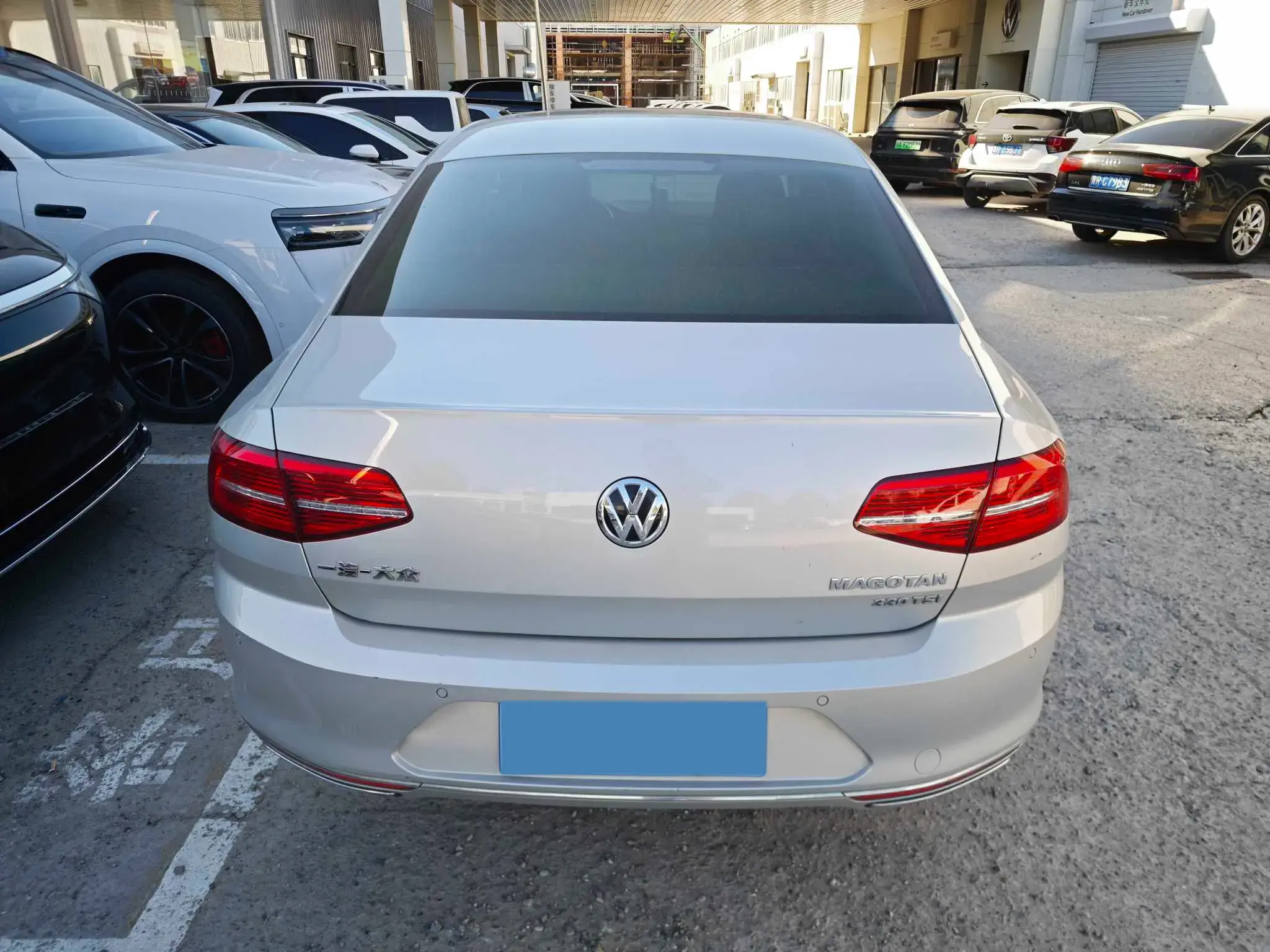 2018 VOLKSWAGEN MAGOTAN thumbnail 4