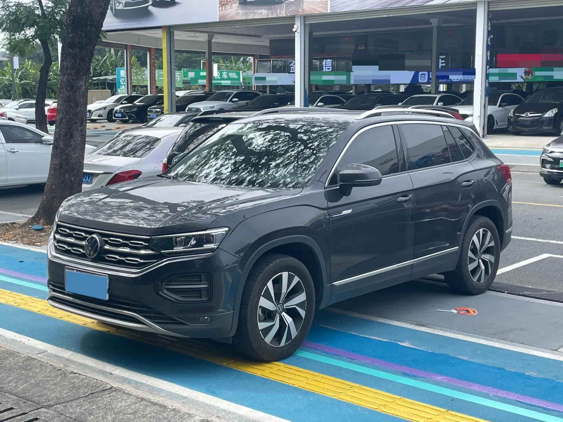 2022 VOLKSWAGEN TAYRON view 1