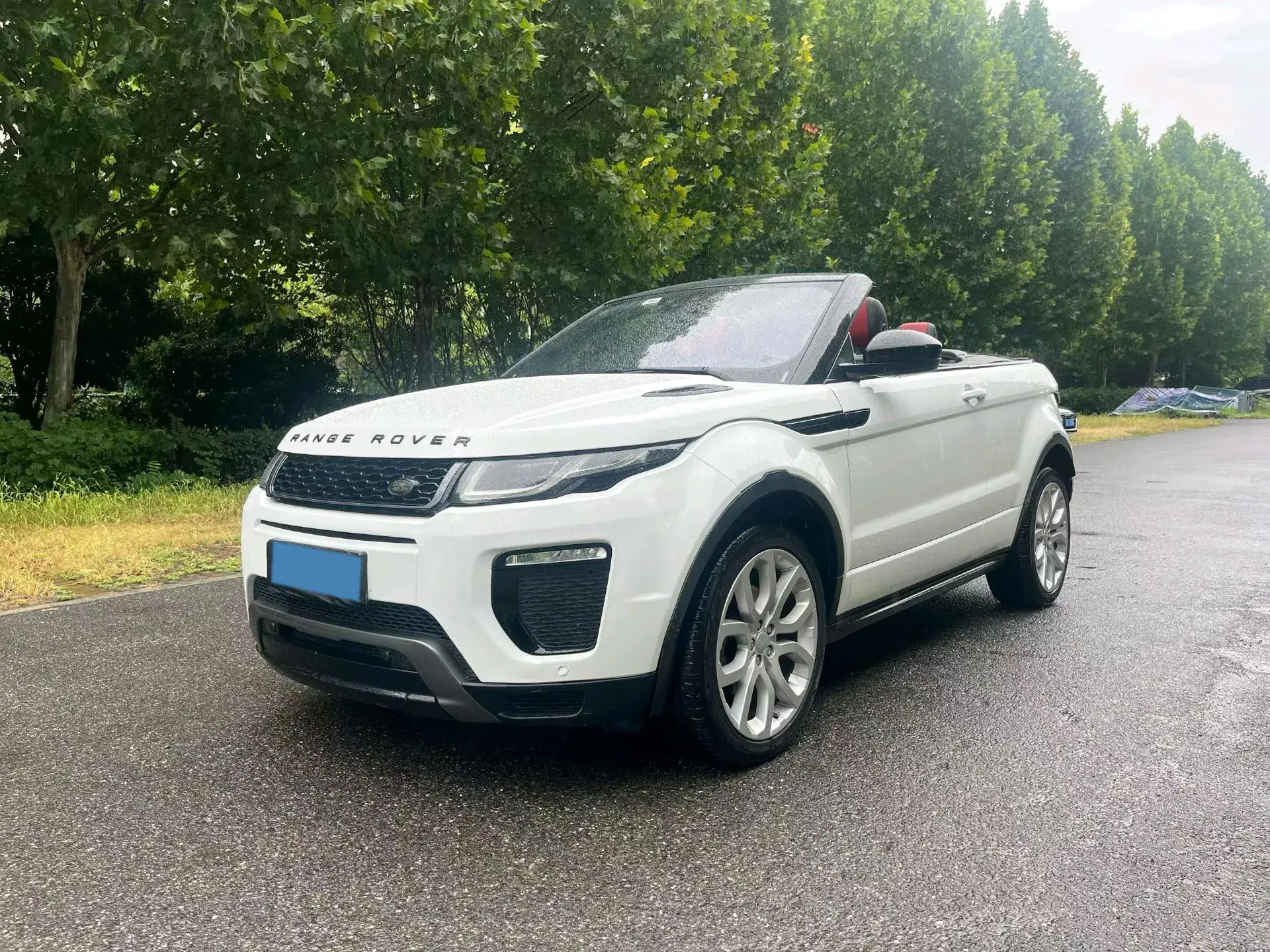 2018 LAND ROVER view 1