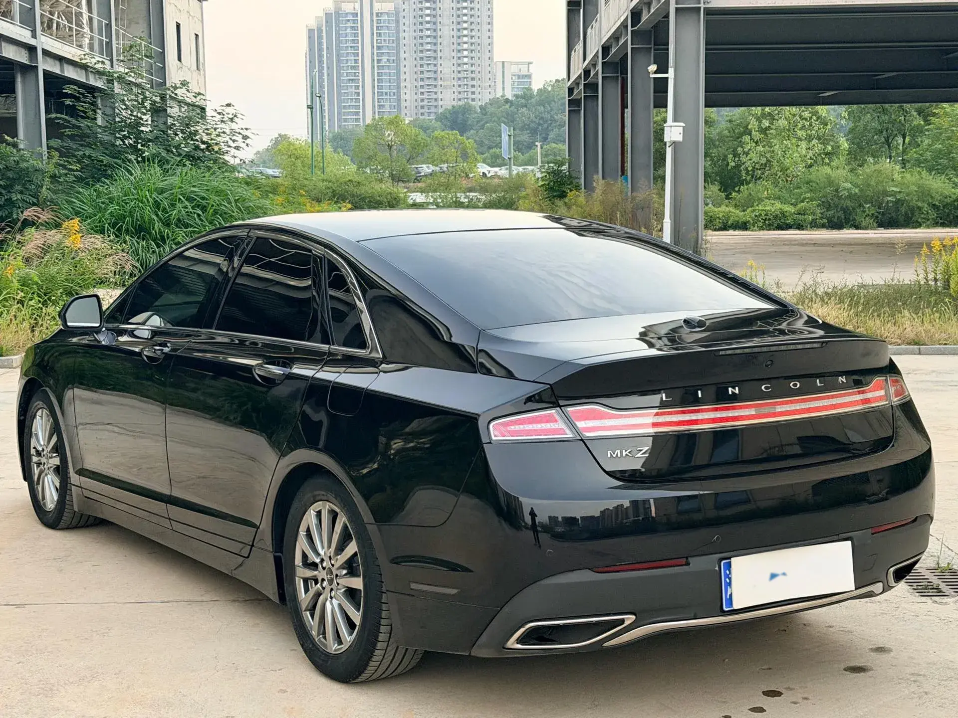 2019 LINCOLN MKZ thumbnail 4