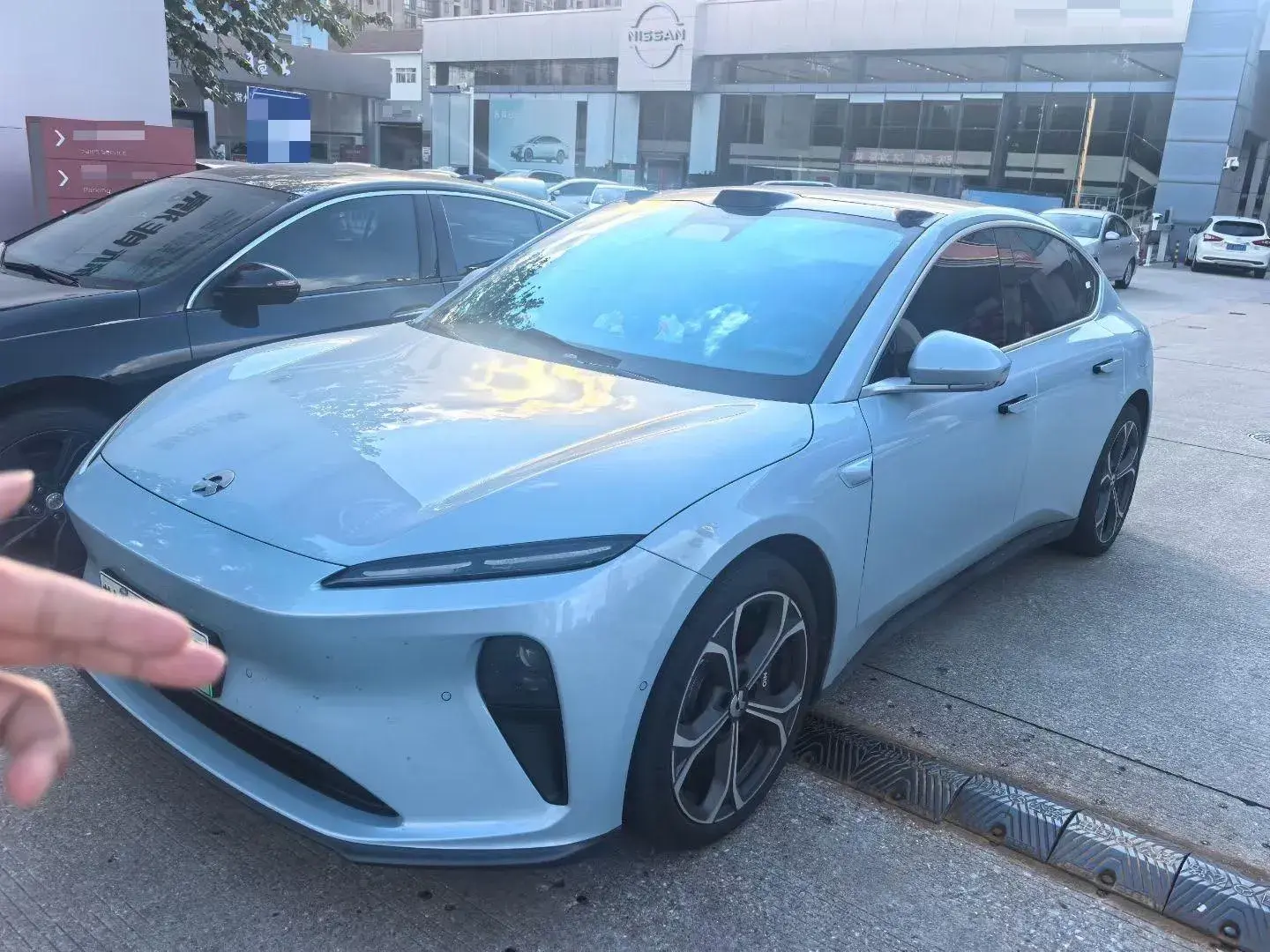 2024 NIO ET5 view 1