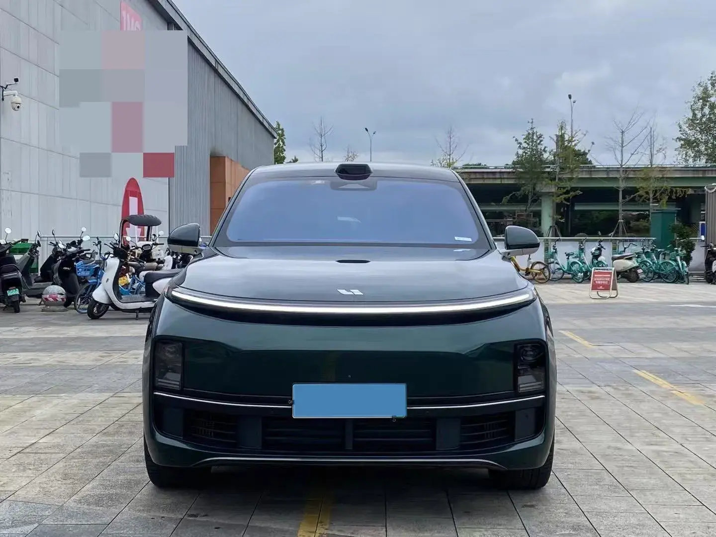 2022 LI L9 thumbnail 2