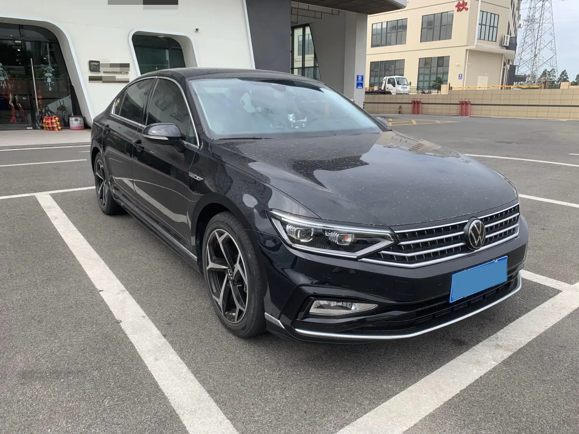 2023 VOLKSWAGEN MAGOTAN thumbnail 3