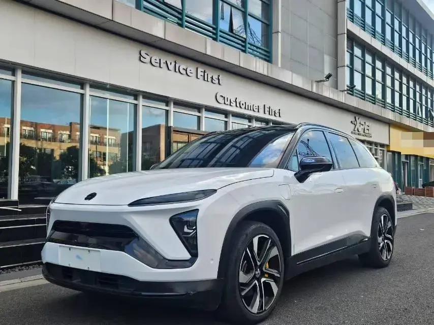2019 NIO ES6 view 1