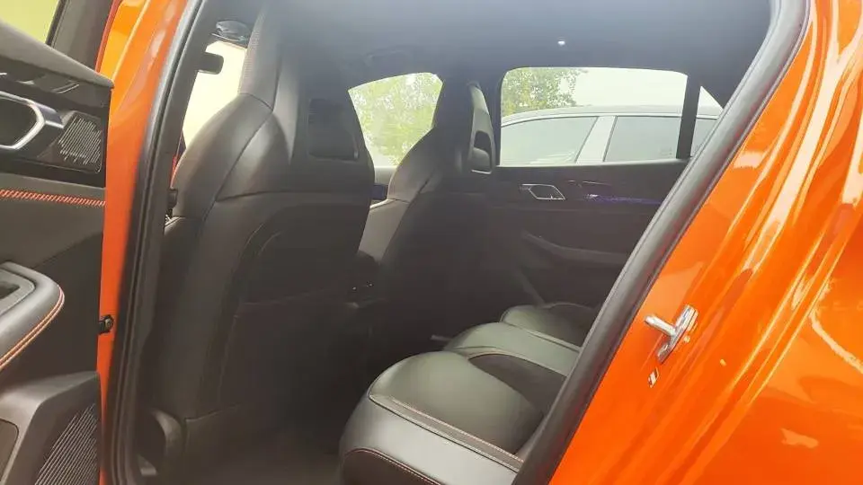 2025 LYNK&CO 03 thumbnail 3